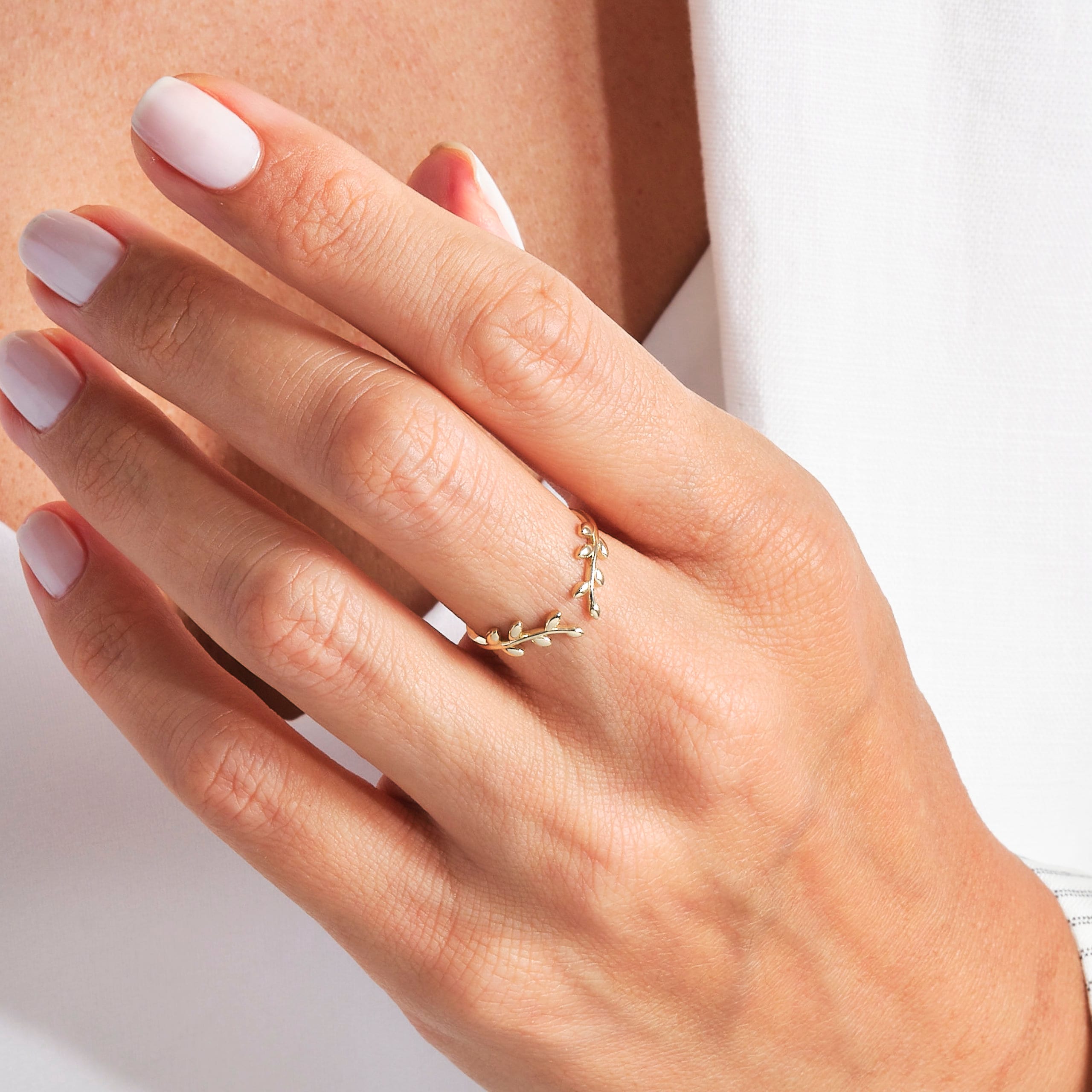 Here is Twig Leaf Branch Open Stacking Ring for girl. 10K 14K 18K Gold Tree Bark Stacked Band will be perfect Adjustable Ivy Ring for Her, girlfriend, best friend and wife!