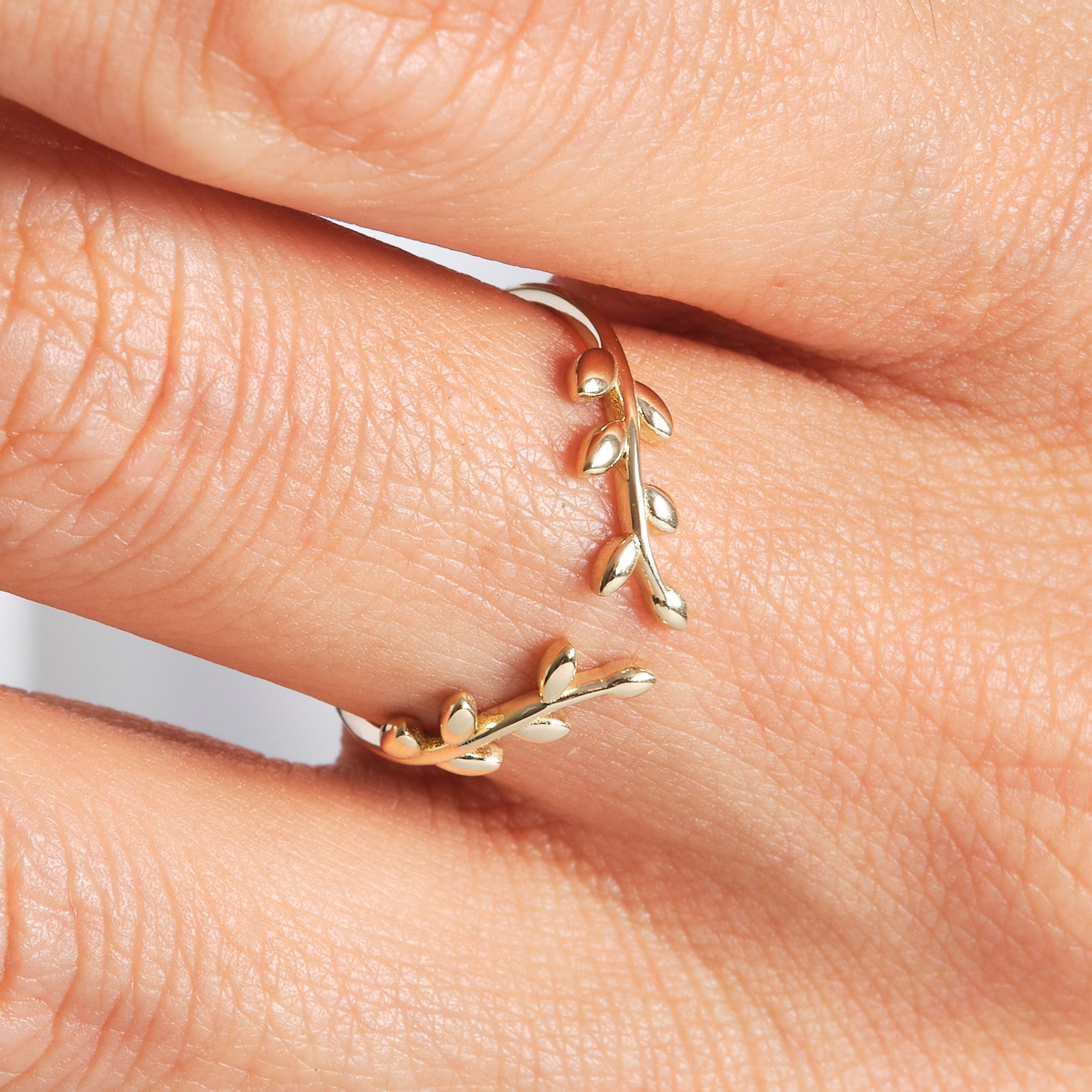Here is Twig Leaf Branch Open Stacking Ring for girl. 10K 14K 18K Gold Tree Bark Stacked Band will be perfect Adjustable Ivy Ring for Her, girlfriend, best friend and wife!