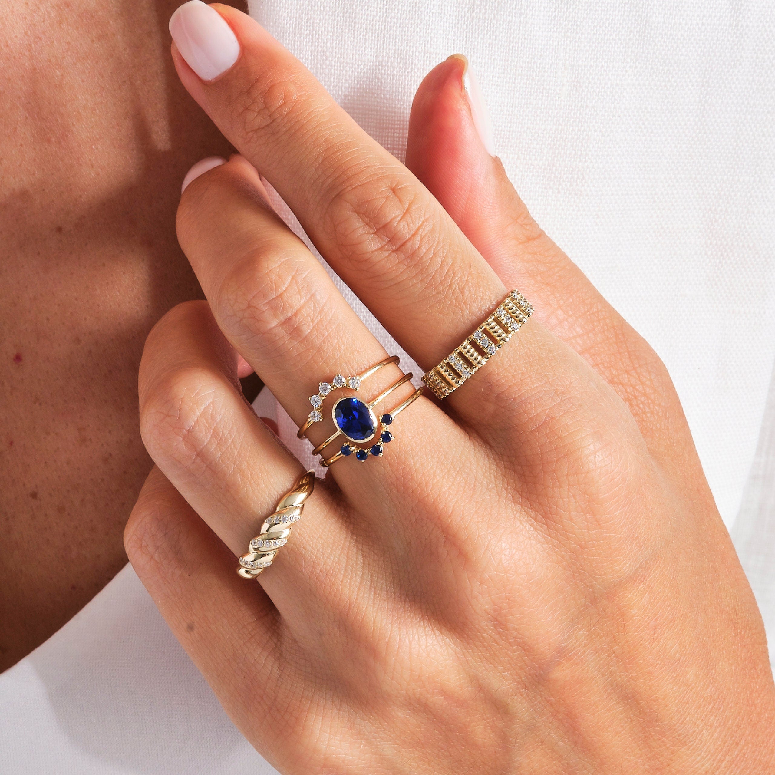 Croissant Dome Cluster Diamond Statement Ring 💛🥐
Bold, luxurious, and full of charm — this Croissant Dome Ring is a stunning fusion of French elegance and contemporary edge. With its twisted rope dome design and a sparkling cluster of diamonds or moissanite, it’s the perfect chunky bold ring for women who want to make a statement.
Whether you're celebrating love, style, or yourself, this croissant promise ring brings timeless glow to every moment.