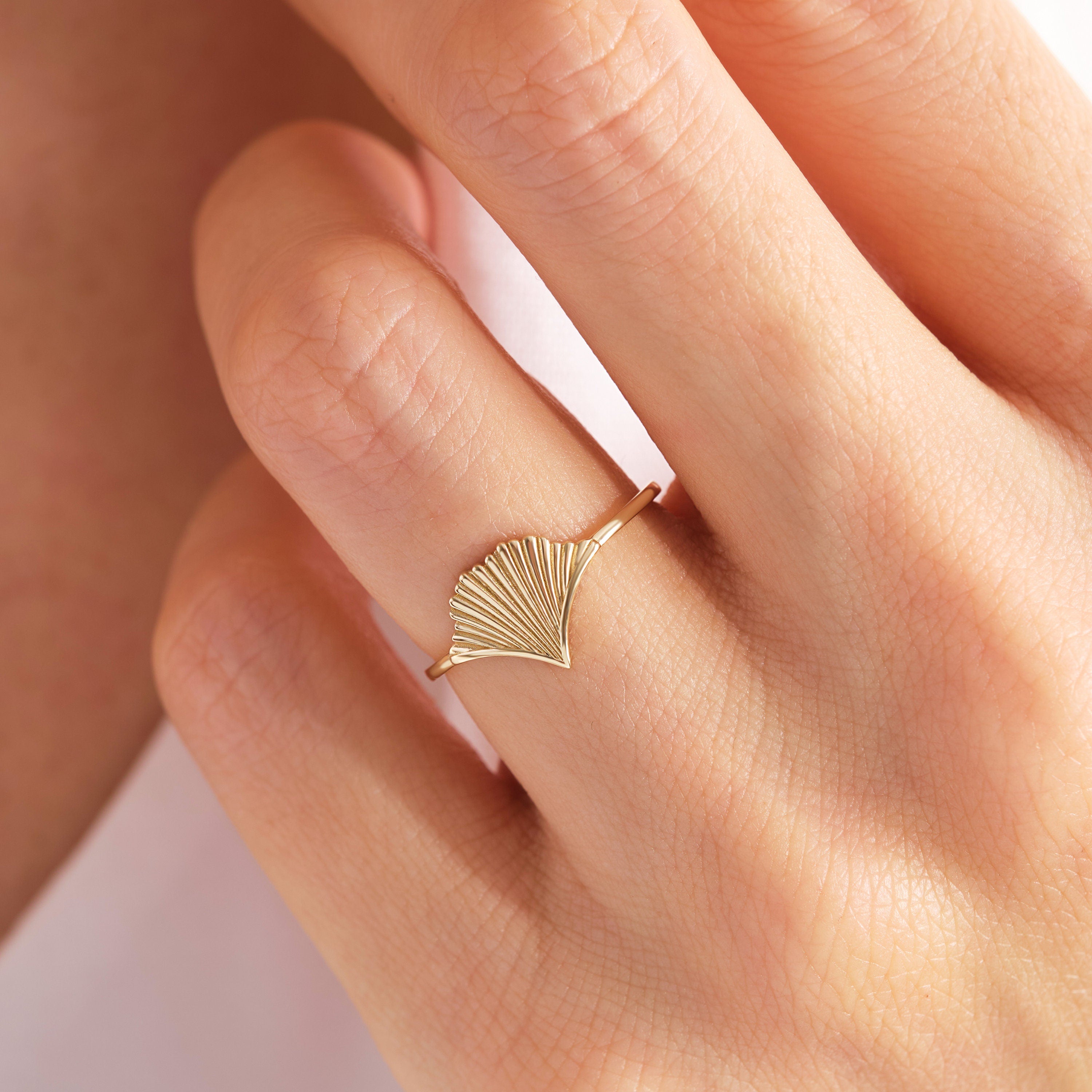 Here’s V Shaped Scallop Sea Shell Ring for women. 10K 14K 18K Gold Oyster Shell Ring will be perfect comfort fitting ring for Her, Girlfriend, best friend, mother, grandmother and wife!