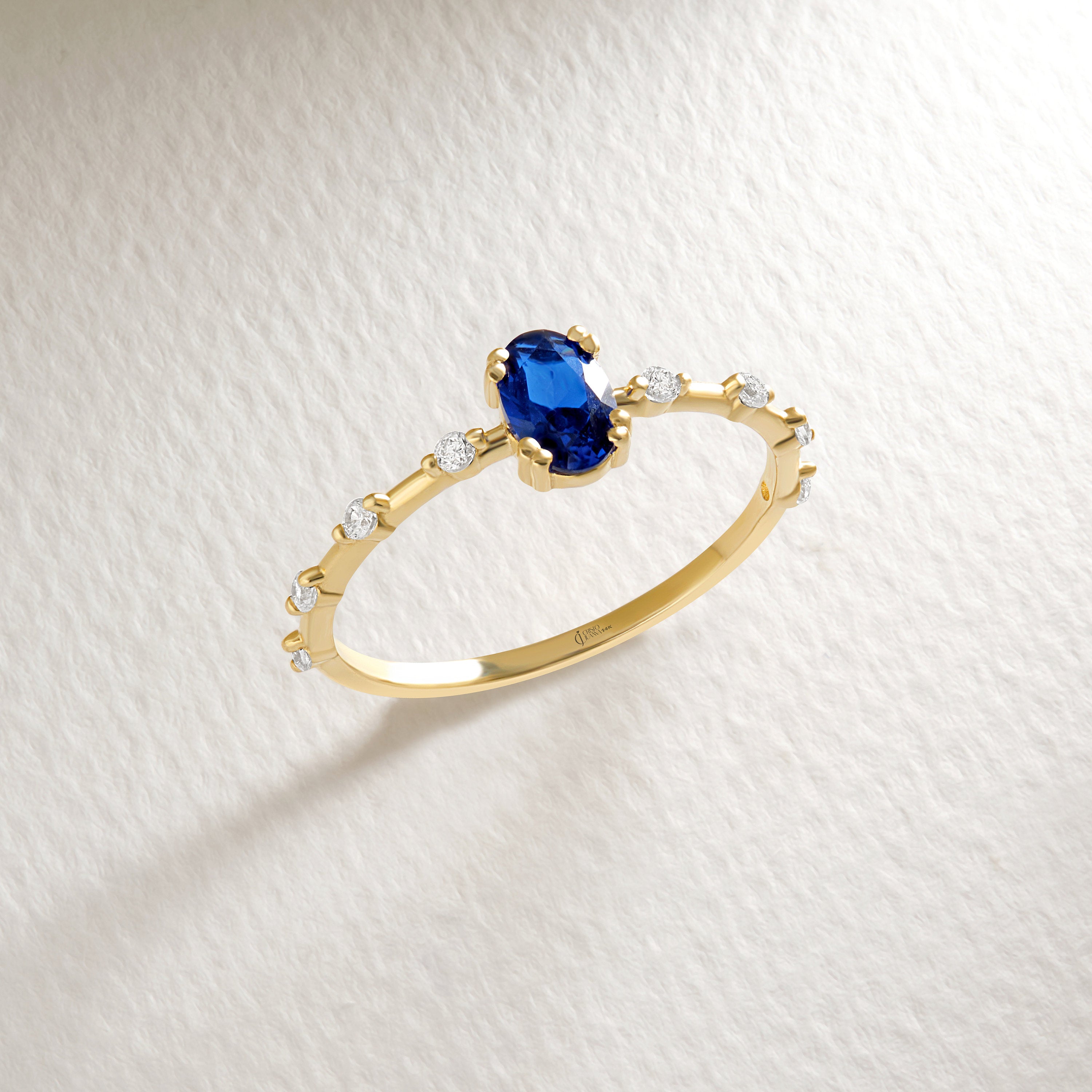 Oval Sapphire Engagement Ring – 14K Solid Gold ✨💙
A stunning oval blue sapphire engagement ring accented with sparkling side diamonds. Perfect for September birthdays or anyone who loves classic elegance, this ring can be customized with Diamond or Moissanite for the perfect shine. 💍