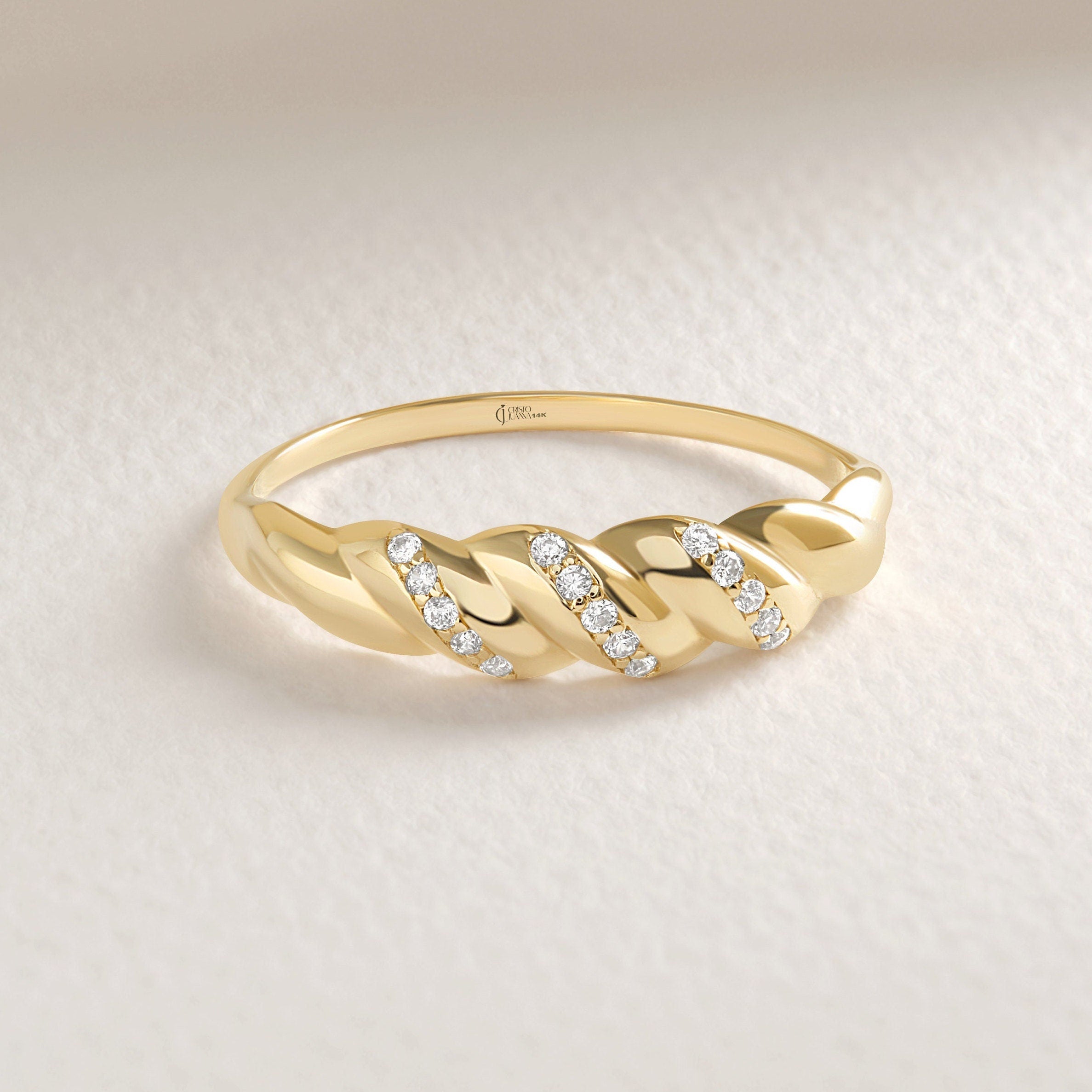 Croissant Dome Cluster Diamond Statement Ring 💛🥐
Bold, luxurious, and full of charm — this Croissant Dome Ring is a stunning fusion of French elegance and contemporary edge. With its twisted rope dome design and a sparkling cluster of diamonds or moissanite, it’s the perfect chunky bold ring for women who want to make a statement.
Whether you're celebrating love, style, or yourself, this croissant promise ring brings timeless glow to every moment.