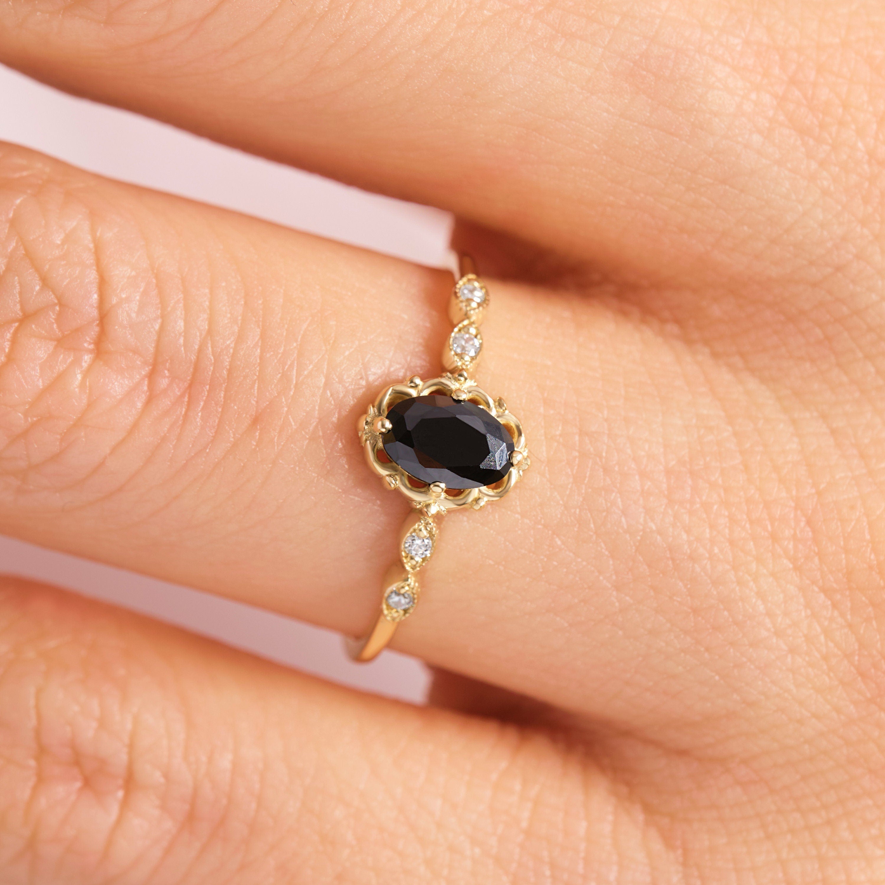 ChatGPT:
🖤 Onyx Diamond Engagement Ring – 14K Solid Gold Art Deco Vintage Design 💍
Elegant, bold, and timeless — this Onyx Diamond Engagement Ring brings together the mystique of deep black onyx with the sparkle of dazzling side stones. Designed with a refined Art Deco touch, it’s a perfect piece for brides who love classic beauty with a modern edge.