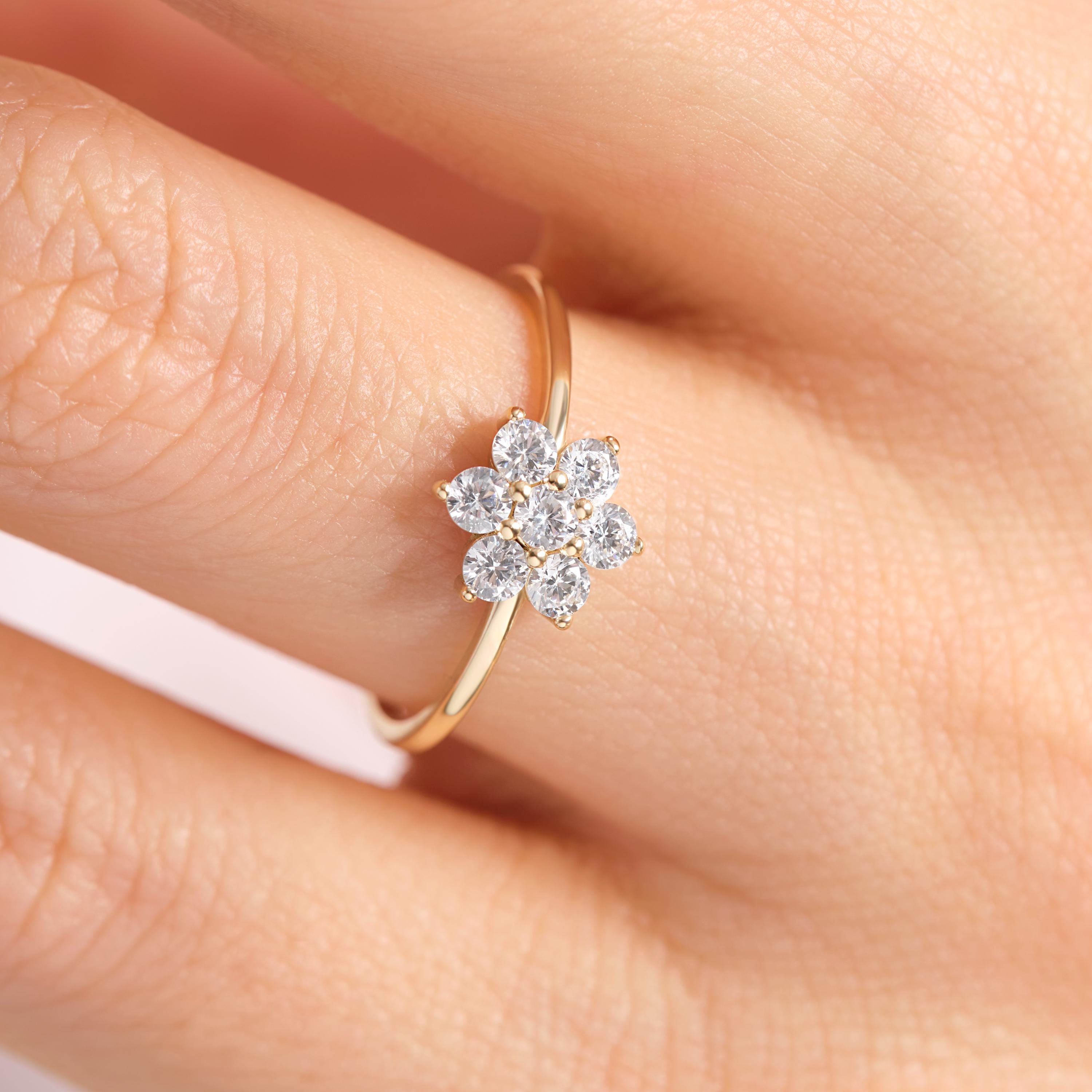 Here is our daisy diamond engagement ring 14K solid gold for women! This snowflake winter ring women will be nature inspired ring and christmas gift ring as well. If you re looking for daisy diamond ring and christmas wedding ring.