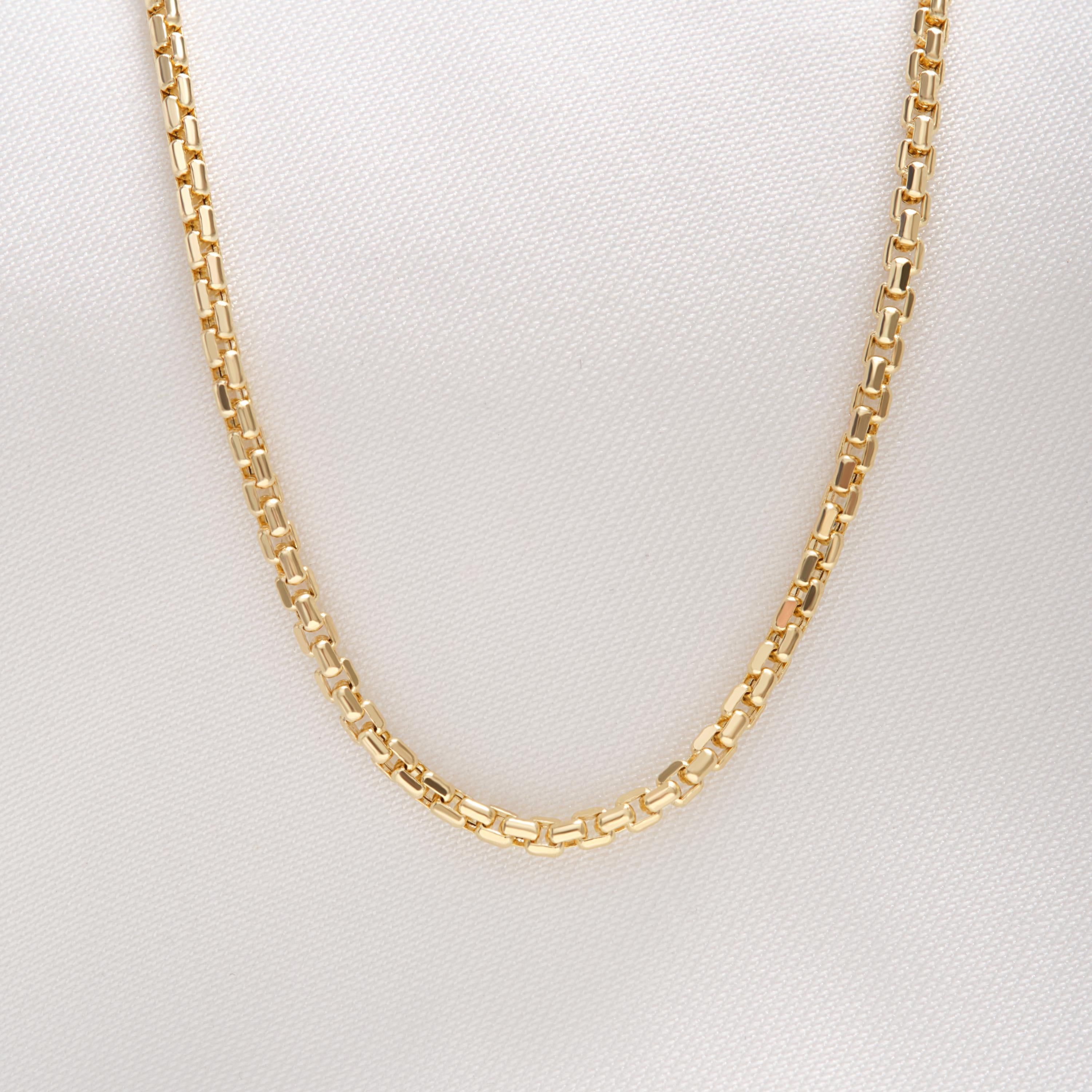 1.5mm Cable Chain Necklace 14K Solid Gold – Dainty Everyday Link Chain for Charms & Pendants 💛✨
Elevate your everyday look with this minimalist 1.5mm cable chain necklace, crafted in genuine 14K solid gold. Perfect for layering, wearing solo, or adding your favorite charm or pendant.