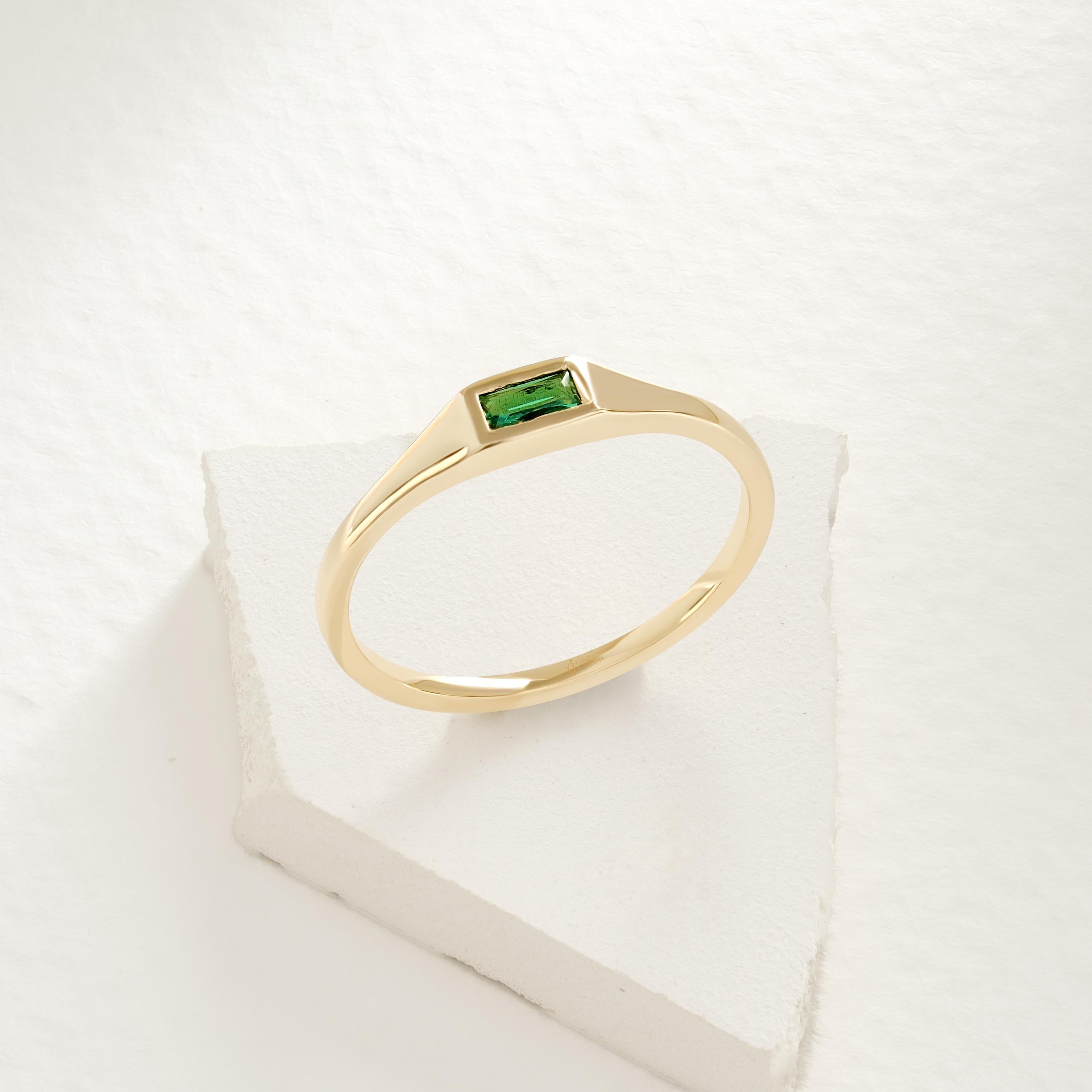 Here is baguette emerald ring 10K 14K 18K solid gold. Our 6x4 mm emerald green ring solo birthstone ring will be perfect gift for her, girlfriend and fiancé! 14k birth stone ring and emerald ring gold can be switched with her birthstone as a 6x4 mm baguette ring. Are you looking for bezel setting ring and 14k birth month ring, here is the alternating emerald ring and 10k 18k green ring for yourself. Discover our alternating emerald ring as a summer birthday gift.