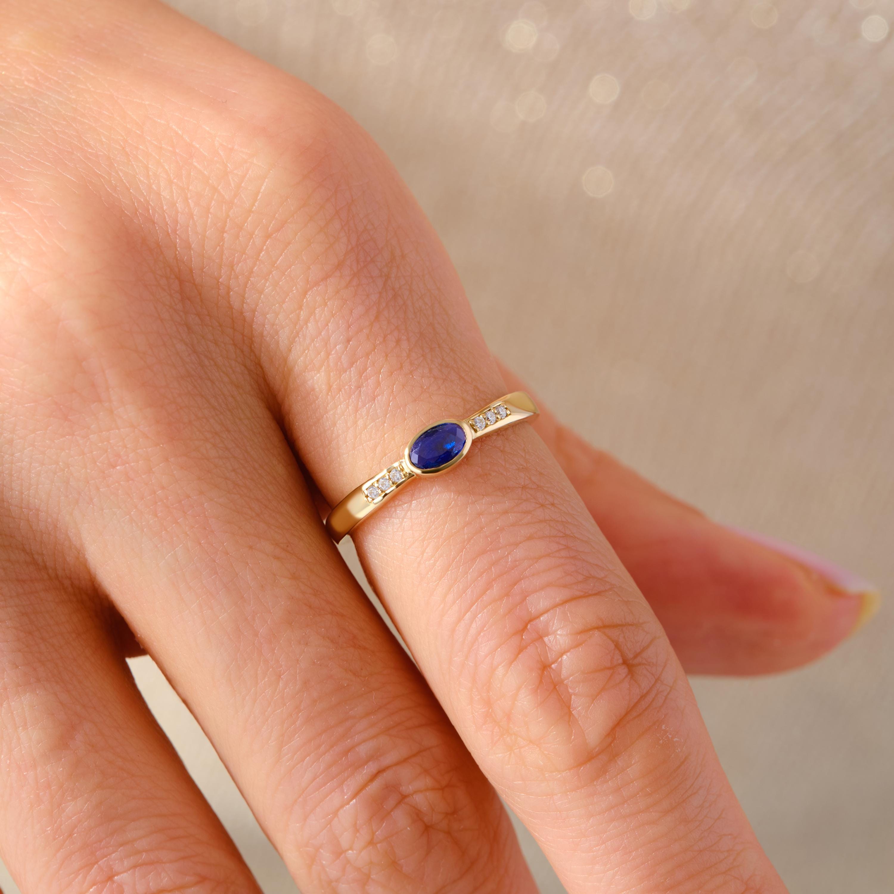 ๐ Blue Sapphire Ring โ 14K Solid Gold Oval September Birthstone Band
Celebrate deep elegance with this stunning blue sapphire ring, accented with tiny side diamonds. A graceful piece for meaningful moments โ perfect as a September birthstone ring, sapphire engagement band, or anniversary gift.