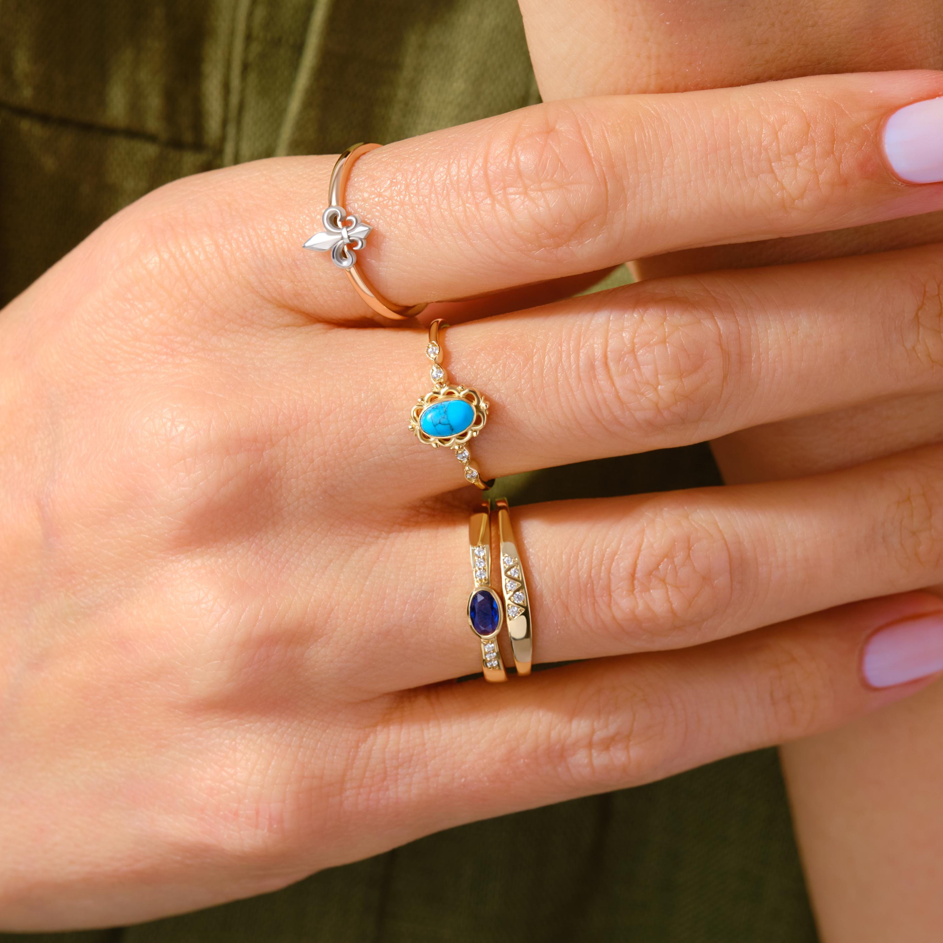 ๐ Blue Sapphire Ring โ 14K Solid Gold Oval September Birthstone Band
Celebrate deep elegance with this stunning blue sapphire ring, accented with tiny side diamonds. A graceful piece for meaningful moments โ perfect as a September birthstone ring, sapphire engagement band, or anniversary gift.