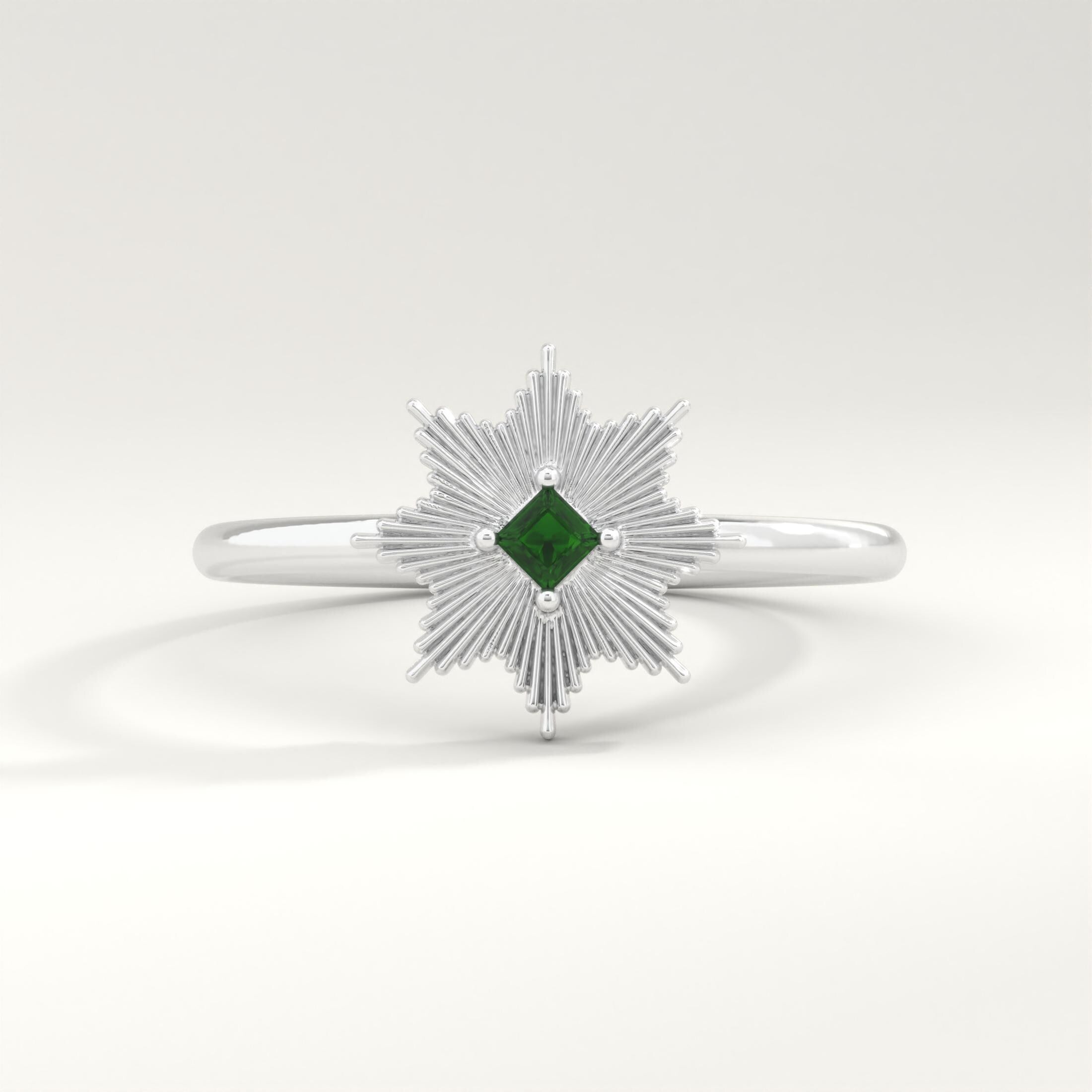 Square Emerald Ring | North Star Shape Band | Vintage Style 14K Gold | Princess Cut Green Birthstone Ring for Her
✨ A dainty and meaningful design! This square emerald ring features a sparkling North Star motif with a vibrant princess-cut emerald, making it a standout piece for everyday wear or a thoughtful gift 🌟💚
