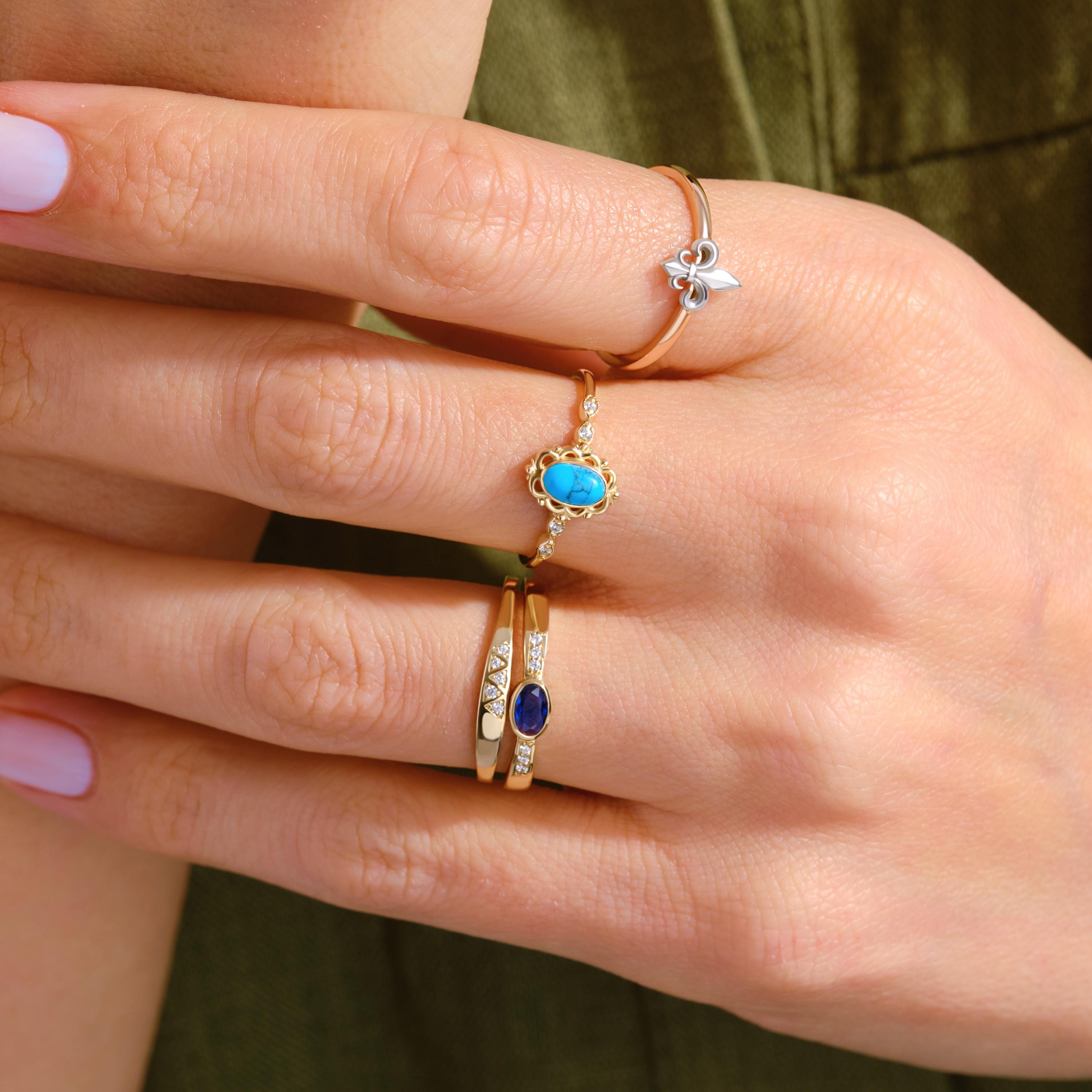 Natural Turquoise Ring – 10K / 14K / 18K Solid Gold 💎🌊
A genuine turquoise engagement and wedding band with sparkling side diamonds. Designed in an Art Deco vintage style, this solid gold ring is perfect for women who love unique and meaningful gemstone jewelry.