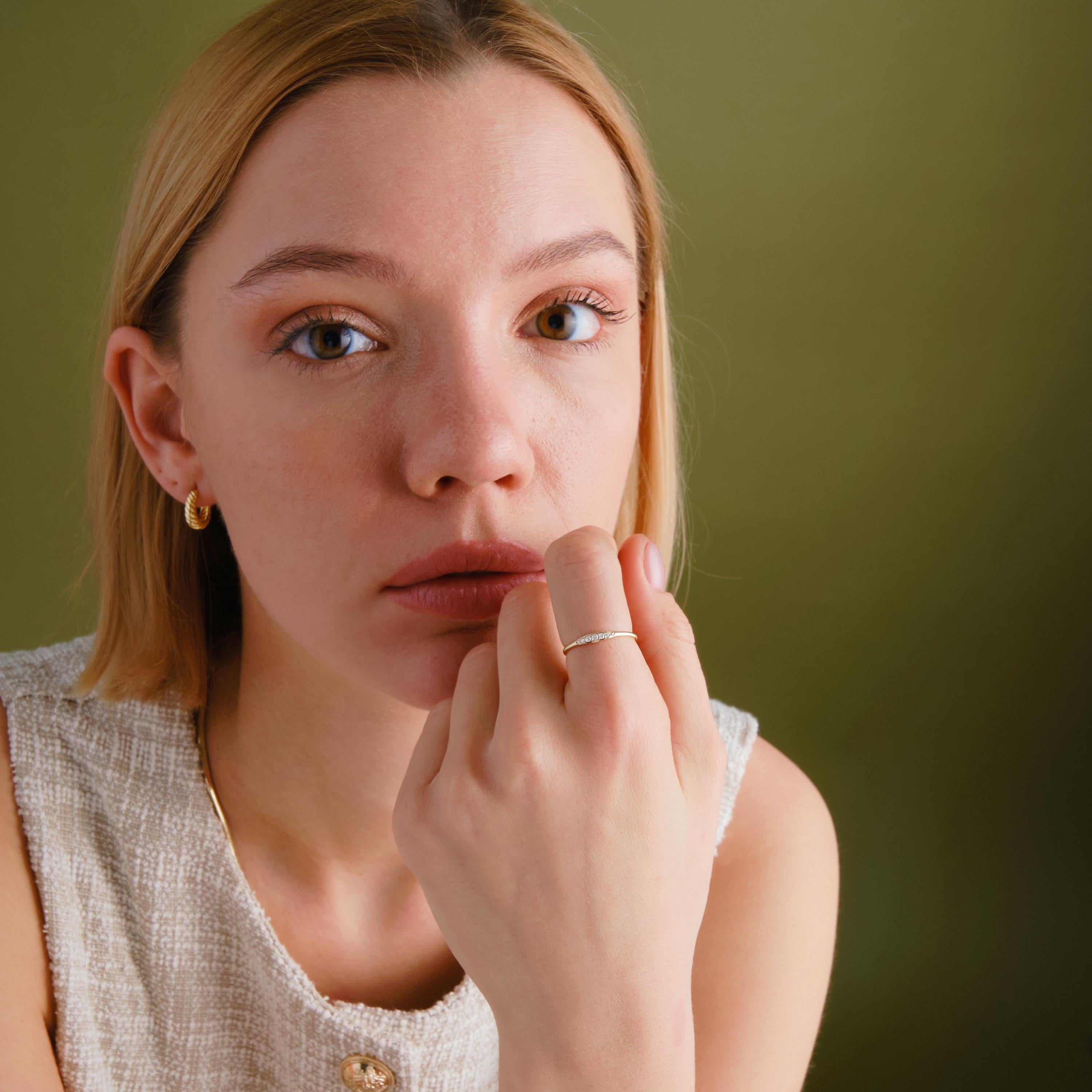 Thin Diamond Band Ring – 10K / 14K / 18K Solid Gold ✨💎
A dainty and minimalist diamond band featuring a flat bar design with sparkling round-cut diamonds. Perfect as an elegant wedding ring, delicate engagement band, or everyday stacking piece. Its slim and timeless style makes it a versatile gift for women who love subtle luxury.