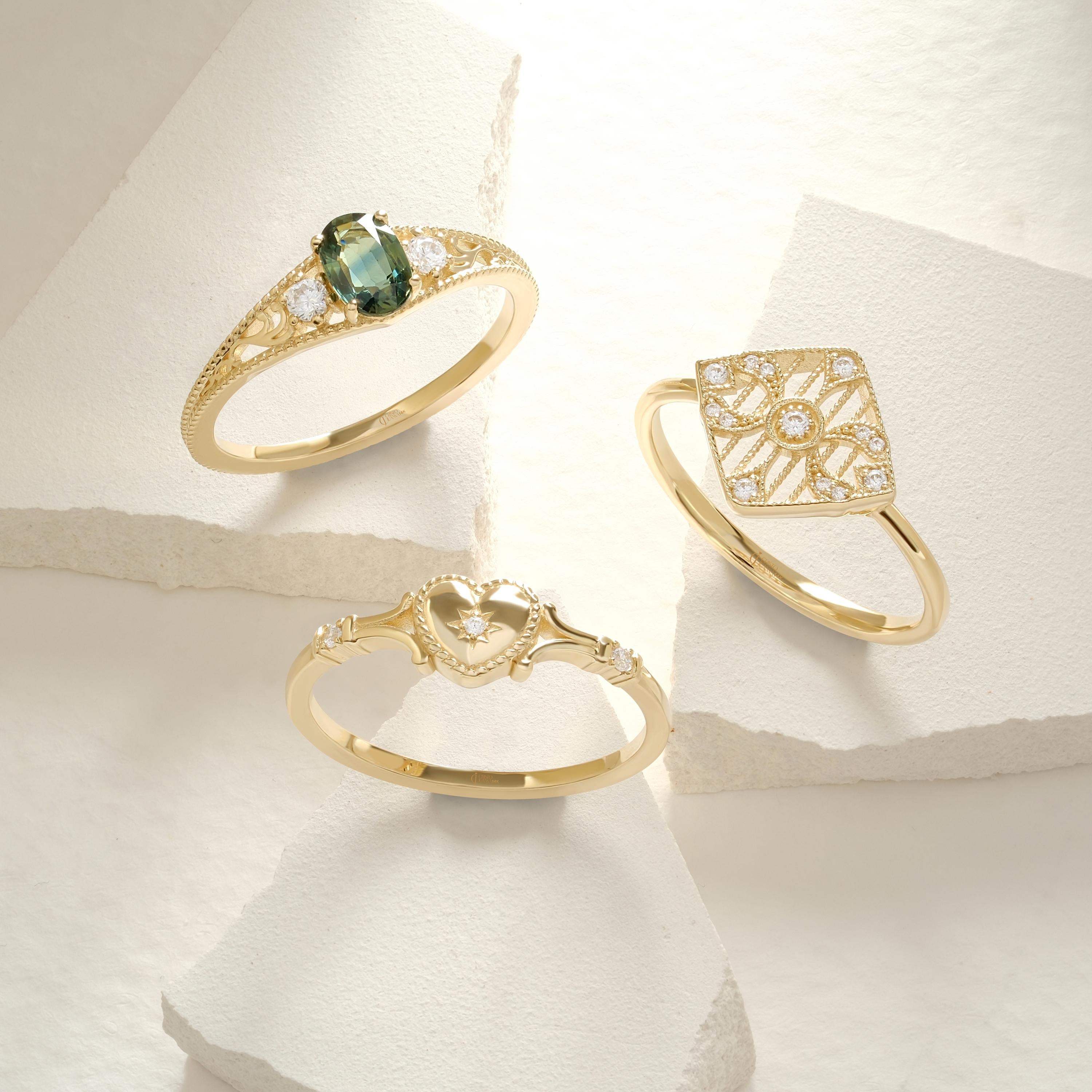 Natural Green Sapphire Ring – 10K / 14K / 18K Solid Gold 💚💎
A timeless engagement and wedding ring featuring a genuine green sapphire accented with sparkling side diamonds. Its elegant vintage style makes it a perfect choice for women who love unique and meaningful jewelry.