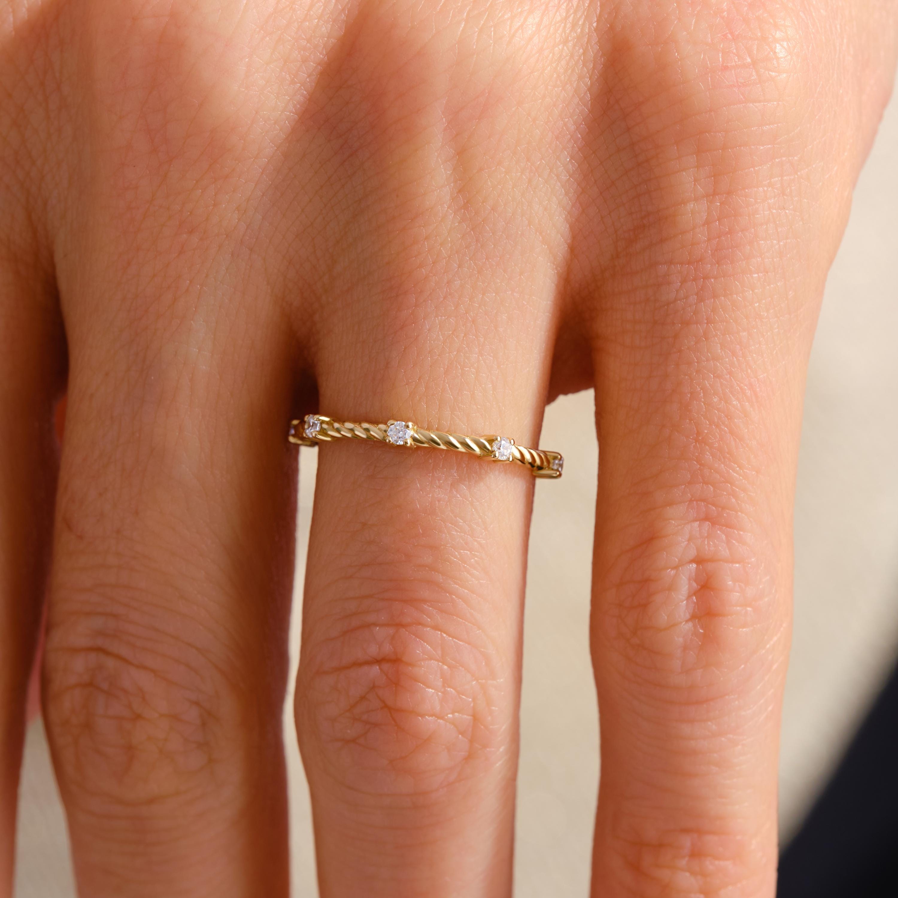 Dainty Braided Diamond Half Eternity Ring – 14K Solid Gold ✨💎
A timeless braided band with five sparkling diamonds, this delicate half eternity ring is perfect for stacking or wearing solo. Designed for women who love elegance and minimalism, it makes a meaningful engagement, wedding, or anniversary ring.