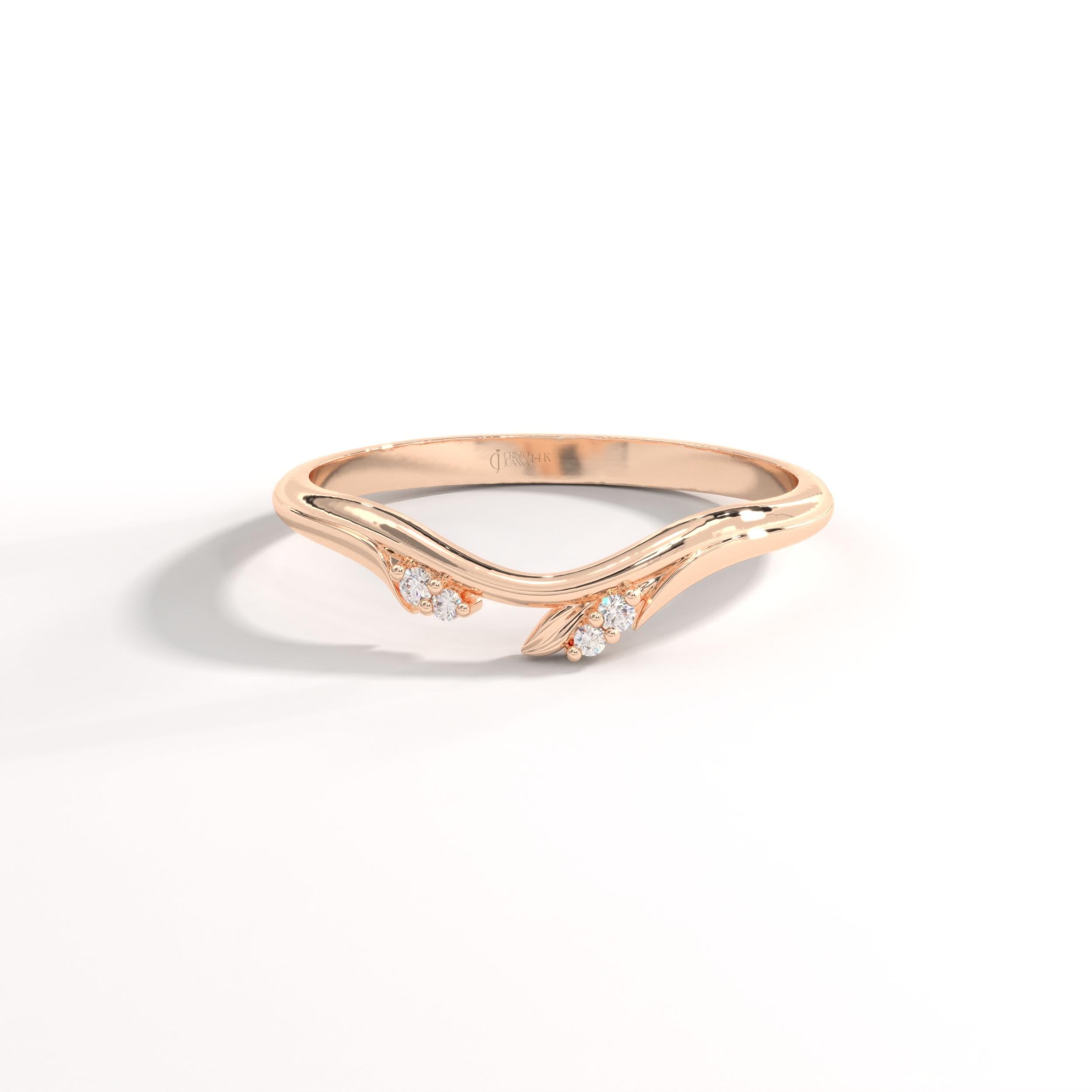 🌿 Floral Diamond Ring | 14K Solid Gold Chevron Wedding Band
Inspired by delicate ivy leaves and blooming florals, this floral diamond band is handcrafted in solid gold and features a graceful chevron silhouette. Tiny pavé-set stones create a refined sparkle, making this ring perfect as a flower wedding band, stacking ring, or elegant standalone piece.
Its curved profile allows it to pair beautifully with engagement rings, especially vintage and nature-inspired designs.