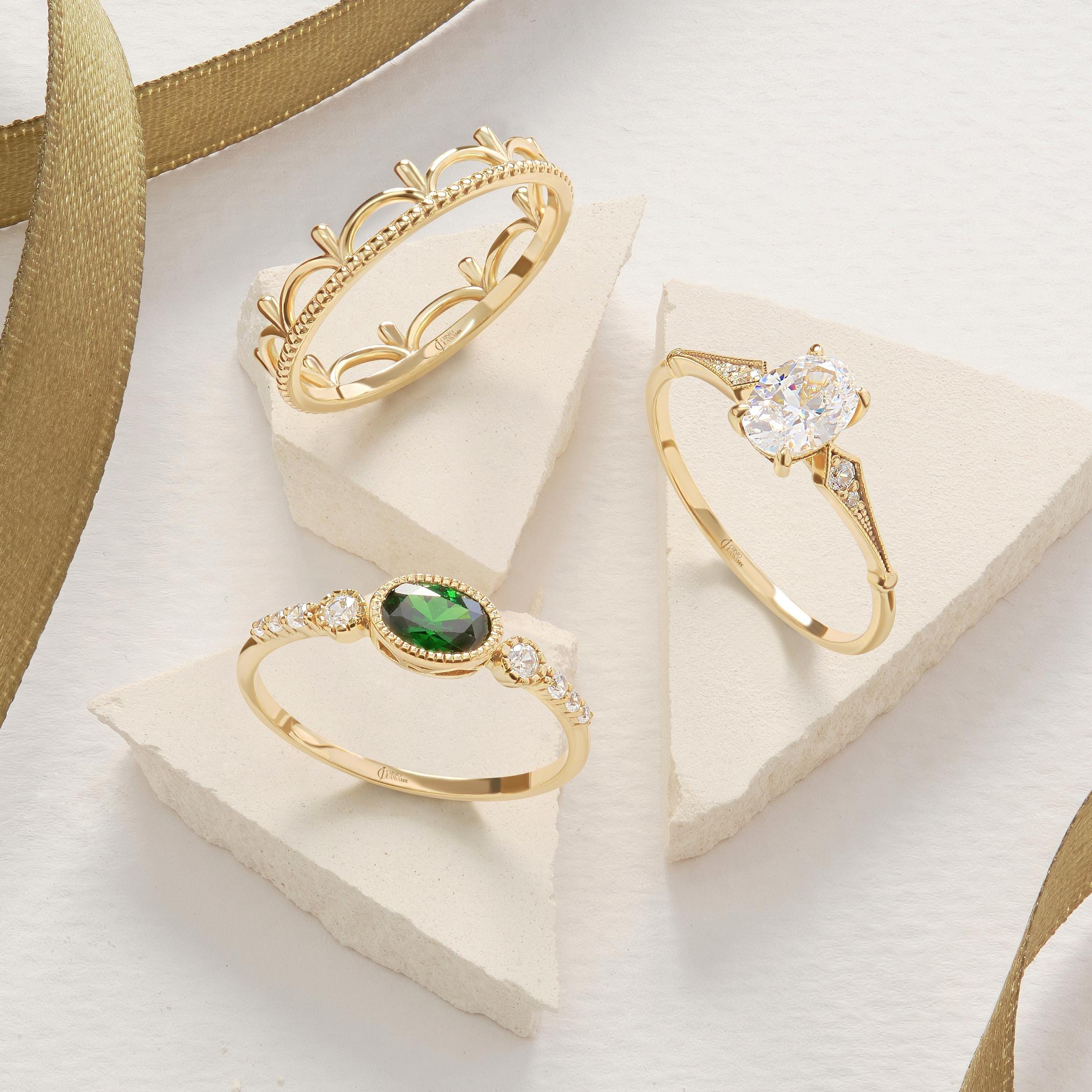 đ Princess Crown Ring | Dainty 14K Solid Gold Full Eternity Band
Step into a fairytale with this Princess Crown Ring, inspired by royal elegance and timeless symbolism. Designed with a graceful royal curve crown silhouette, this ring represents love, strength, and commitmentâperfect for those who want to feel like a queen every day. Handcrafted in solid gold, it blends delicate beauty with a bold crown-inspired design, making it ideal for both daily wear and meaningful occasions.