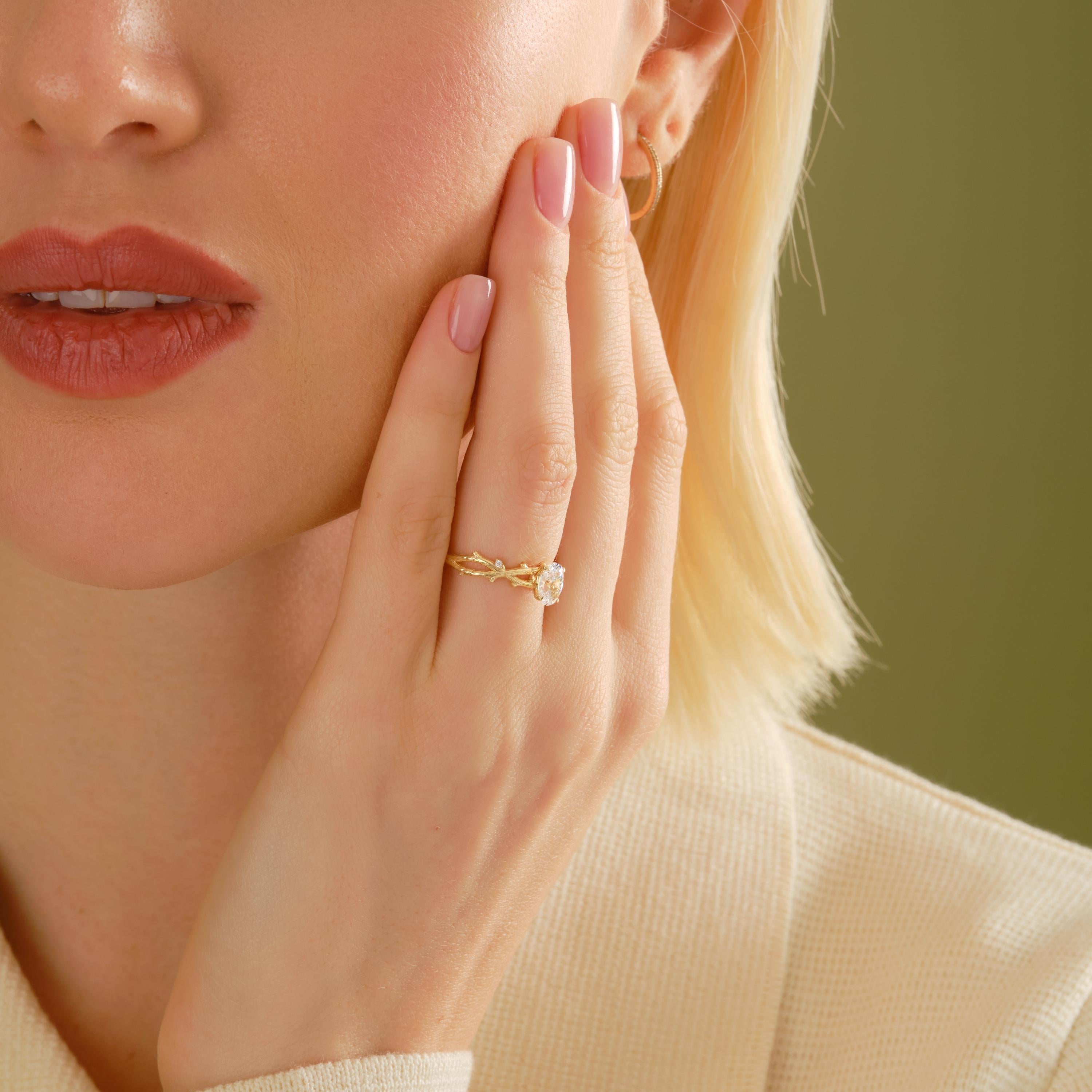 🌿 Oval Diamond Engagement Ring | 14K Solid Gold Leaf & Floral Wedding Ring – Nature Inspired Art Deco Design
This Oval Diamond Leaf Engagement Ring is a beautiful tribute to nature, symbolizing growth, love, and new beginnings. Designed with delicate ivy leaf and branch details, this handcrafted ring blends Art Deco elegance with an organic floral touch—perfect for women who love meaningful, nature-inspired jewelry.