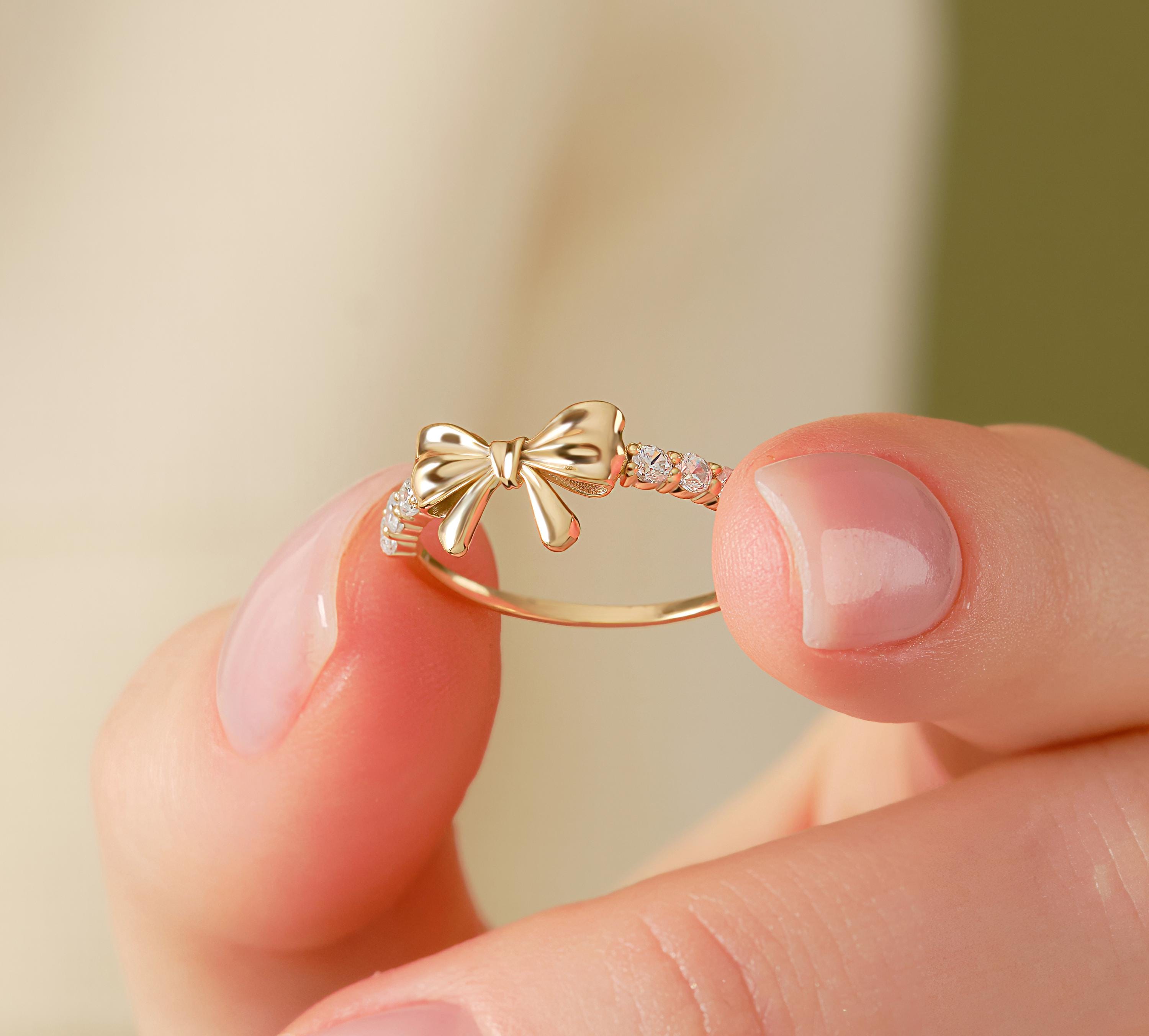 14K Solid Gold Peridot Ring, Oval Birthstone Ring with Side Diamond Band, Peridot Green Gemstone Rings for Women