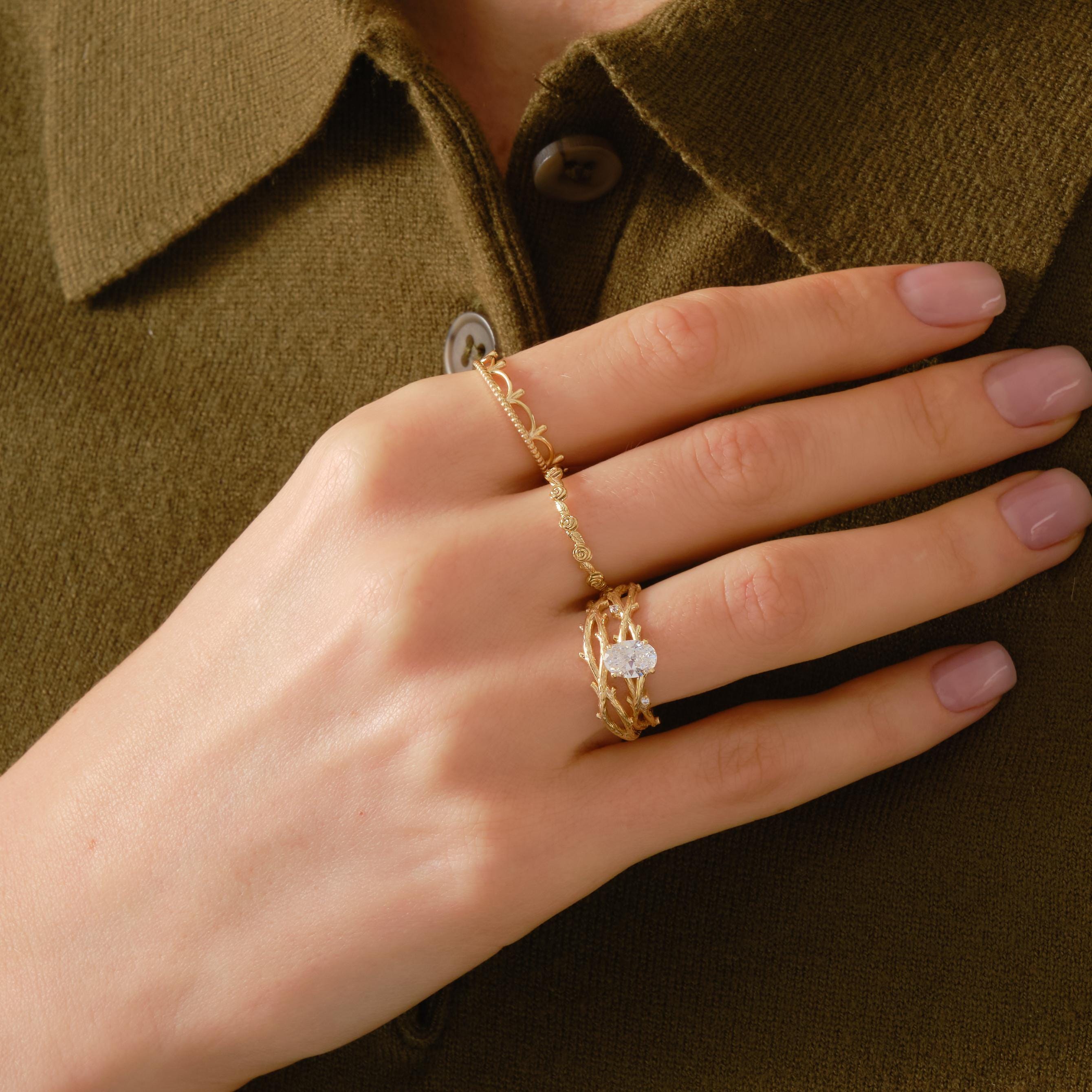 đ Princess Crown Ring | Dainty 14K Solid Gold Full Eternity Band
Step into a fairytale with this Princess Crown Ring, inspired by royal elegance and timeless symbolism. Designed with a graceful royal curve crown silhouette, this ring represents love, strength, and commitmentâperfect for those who want to feel like a queen every day. Handcrafted in solid gold, it blends delicate beauty with a bold crown-inspired design, making it ideal for both daily wear and meaningful occasions.