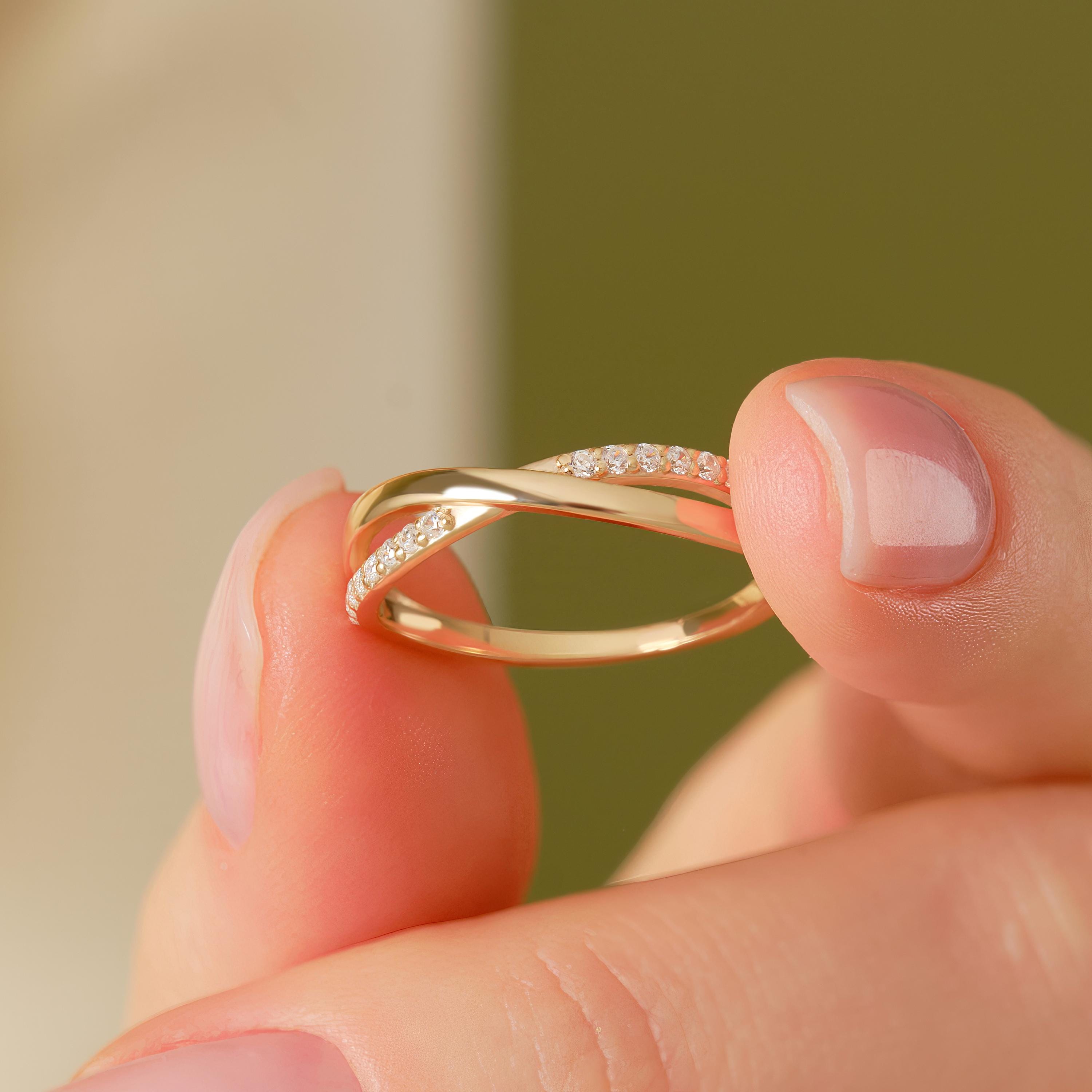 14K Solid Gold Peridot Ring, Oval Birthstone Ring with Side Diamond Band, Peridot Green Gemstone Rings for Women