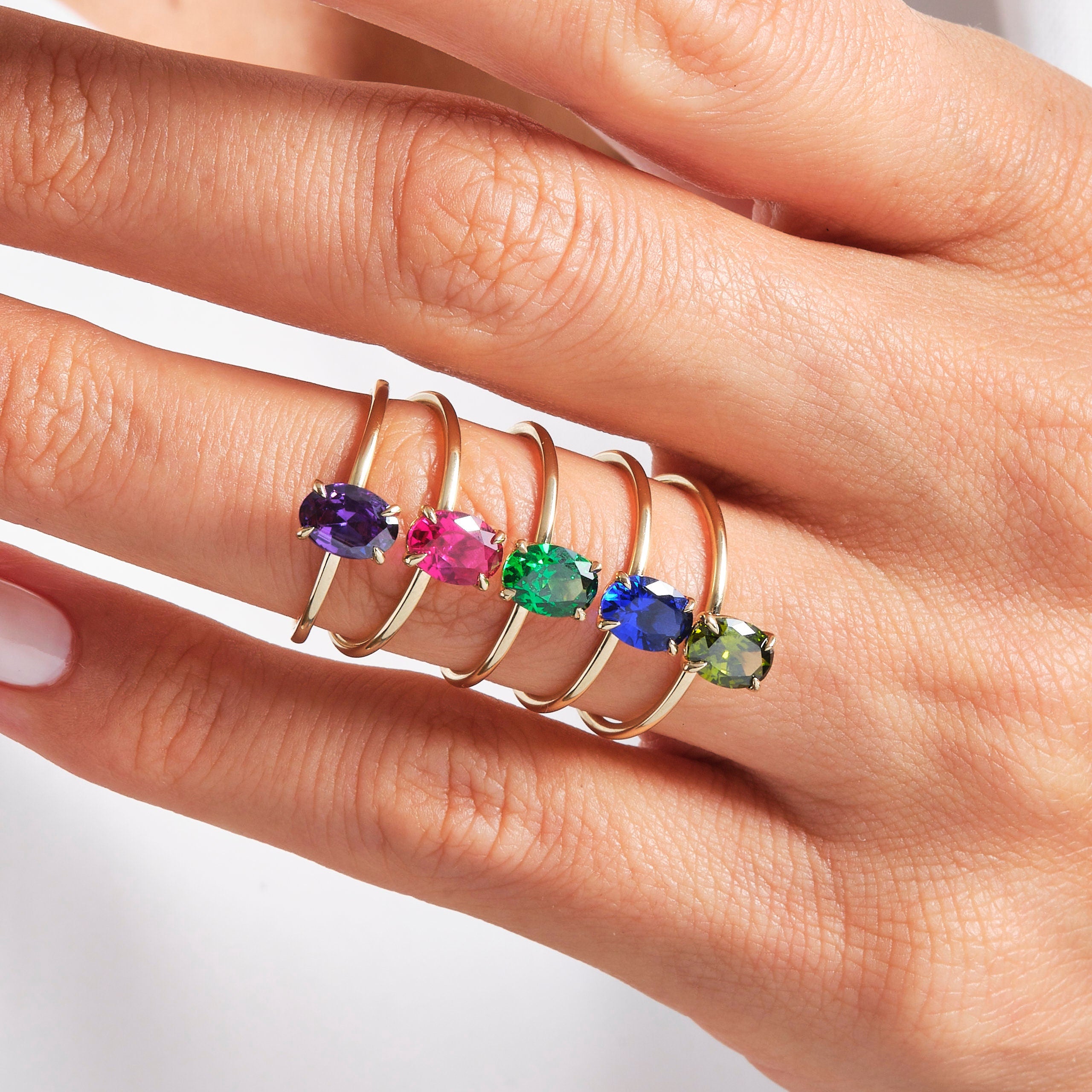 💍 Oval Emerald Birthstone Ring — 14K Solid Gold Solitaire Green Gemstone Band

This elegant oval emerald ring brings a rich, vibrant pop of green to any jewelry collection. Crafted in solid gold with a smooth, dainty band, it’s perfect as a birthstone ring, everyday solitaire, or meaningful gift for someone special. Its minimalist silhouette makes it ideal for stacking or wearing alone as a timeless statement piece.