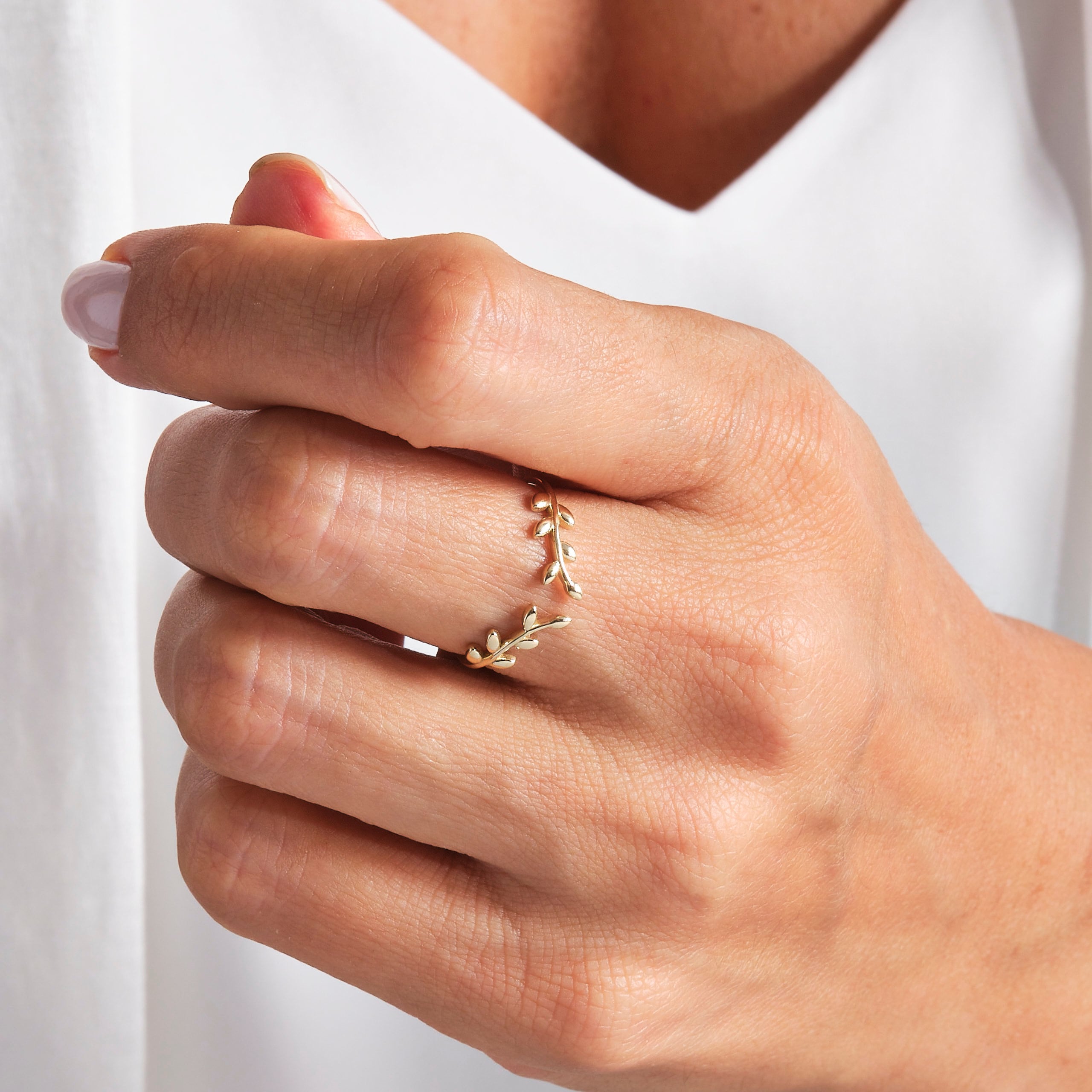 Here is Twig Leaf Branch Open Stacking Ring for girl. 10K 14K 18K Gold Tree Bark Stacked Band will be perfect Adjustable Ivy Ring for Her, girlfriend, best friend and wife!