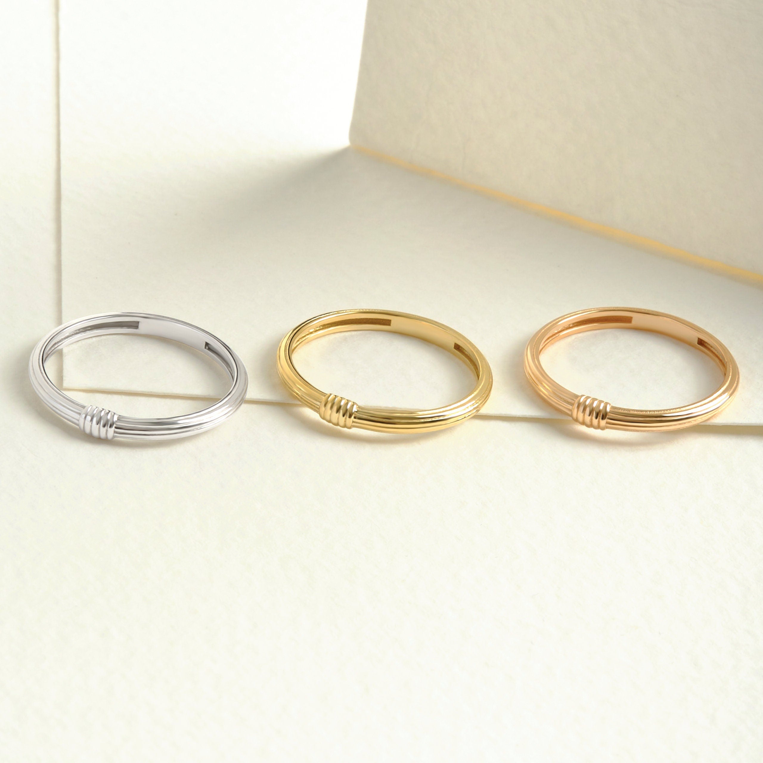 Double Knot Stackable Ring – 14K Solid Gold 💛✨
A timeless double knot ring symbolizing love, unity, and everlasting connection. Crafted in solid gold, its bold yet elegant design makes it perfect for everyday wear, stacking, or gifting to someone special — a best friend, mother, or soulmate. 💍
