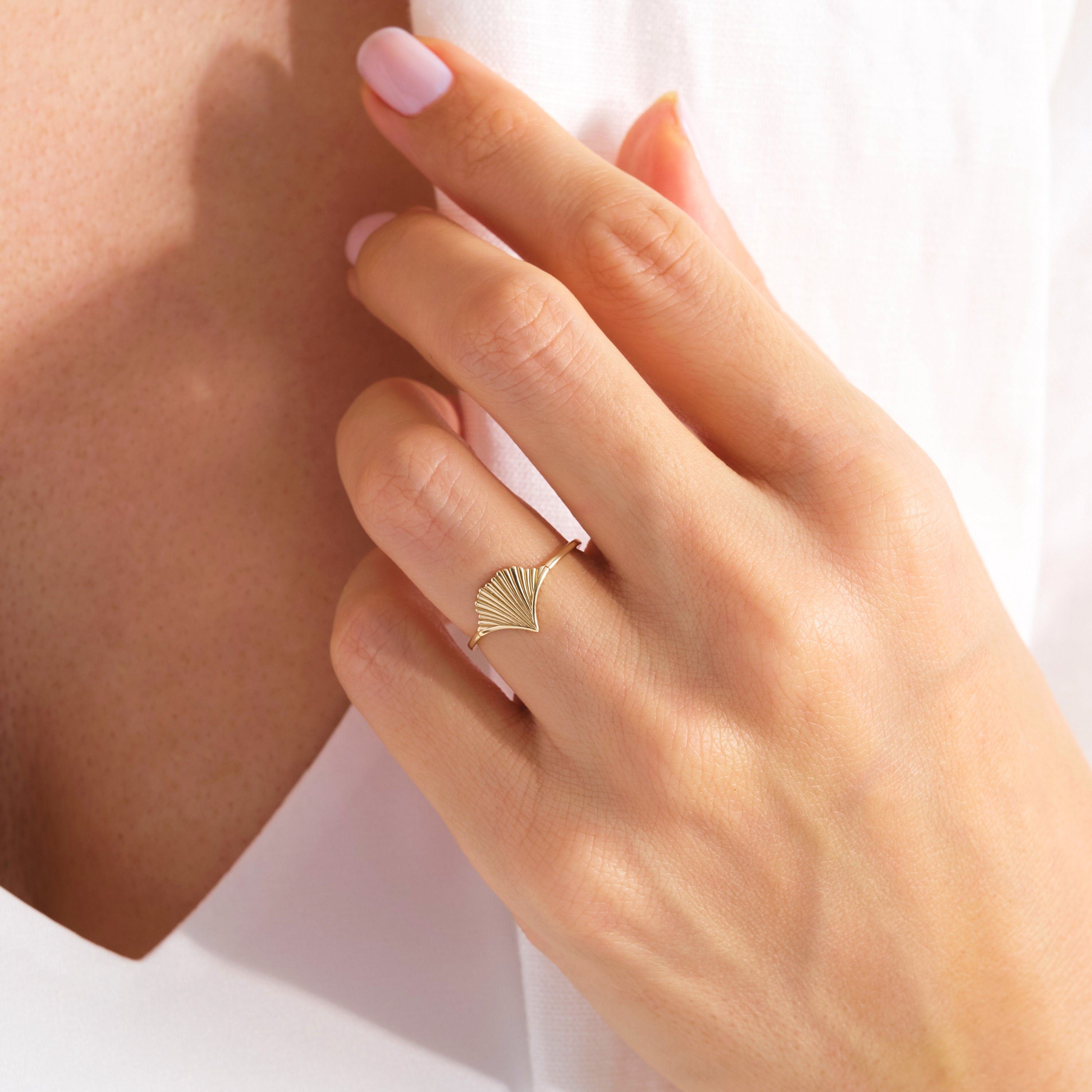Here’s V Shaped Scallop Sea Shell Ring for women. 10K 14K 18K Gold Oyster Shell Ring will be perfect comfort fitting ring for Her, Girlfriend, best friend, mother, grandmother and wife!