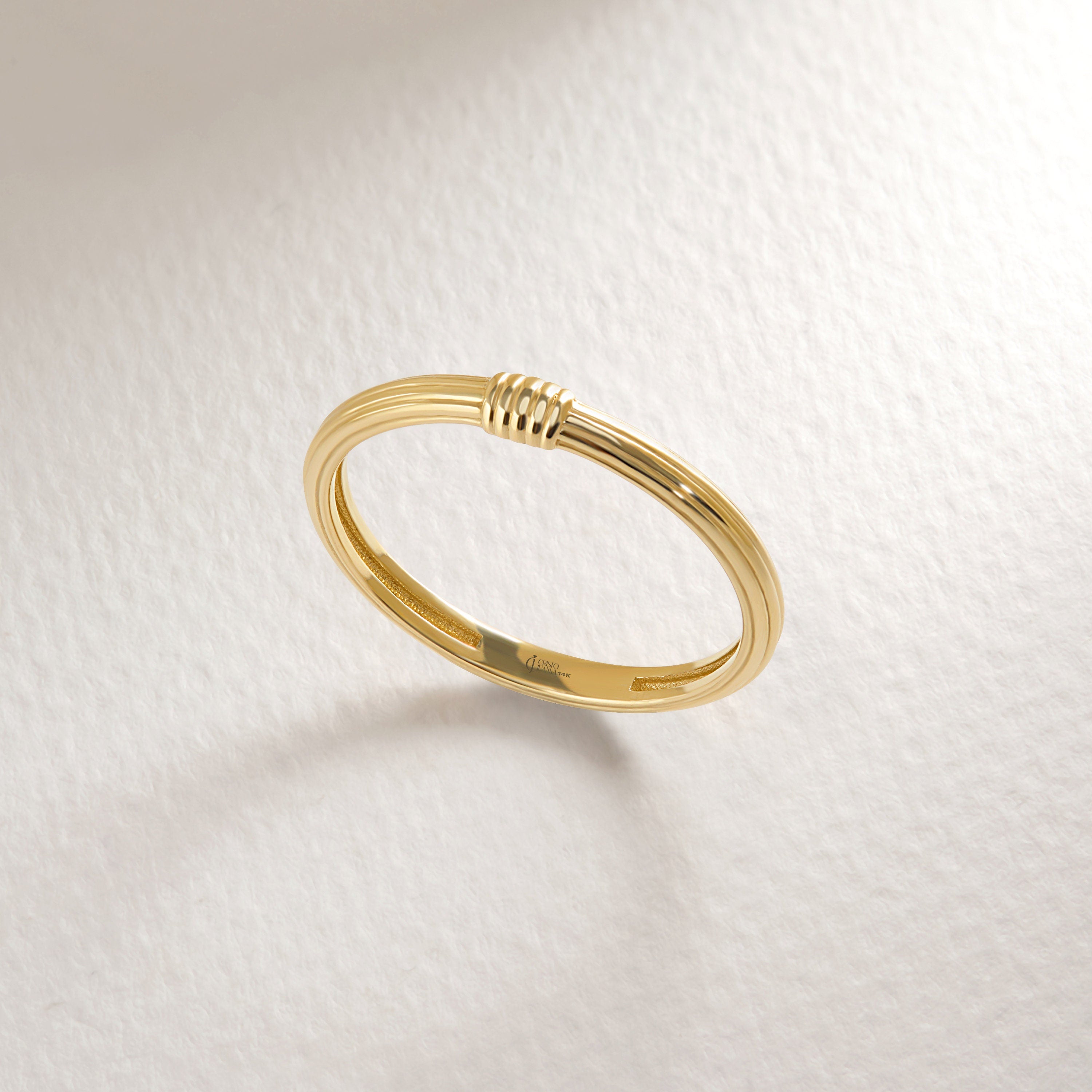 Double Knot Stackable Ring – 14K Solid Gold 💛✨
A timeless double knot ring symbolizing love, unity, and everlasting connection. Crafted in solid gold, its bold yet elegant design makes it perfect for everyday wear, stacking, or gifting to someone special — a best friend, mother, or soulmate. 💍