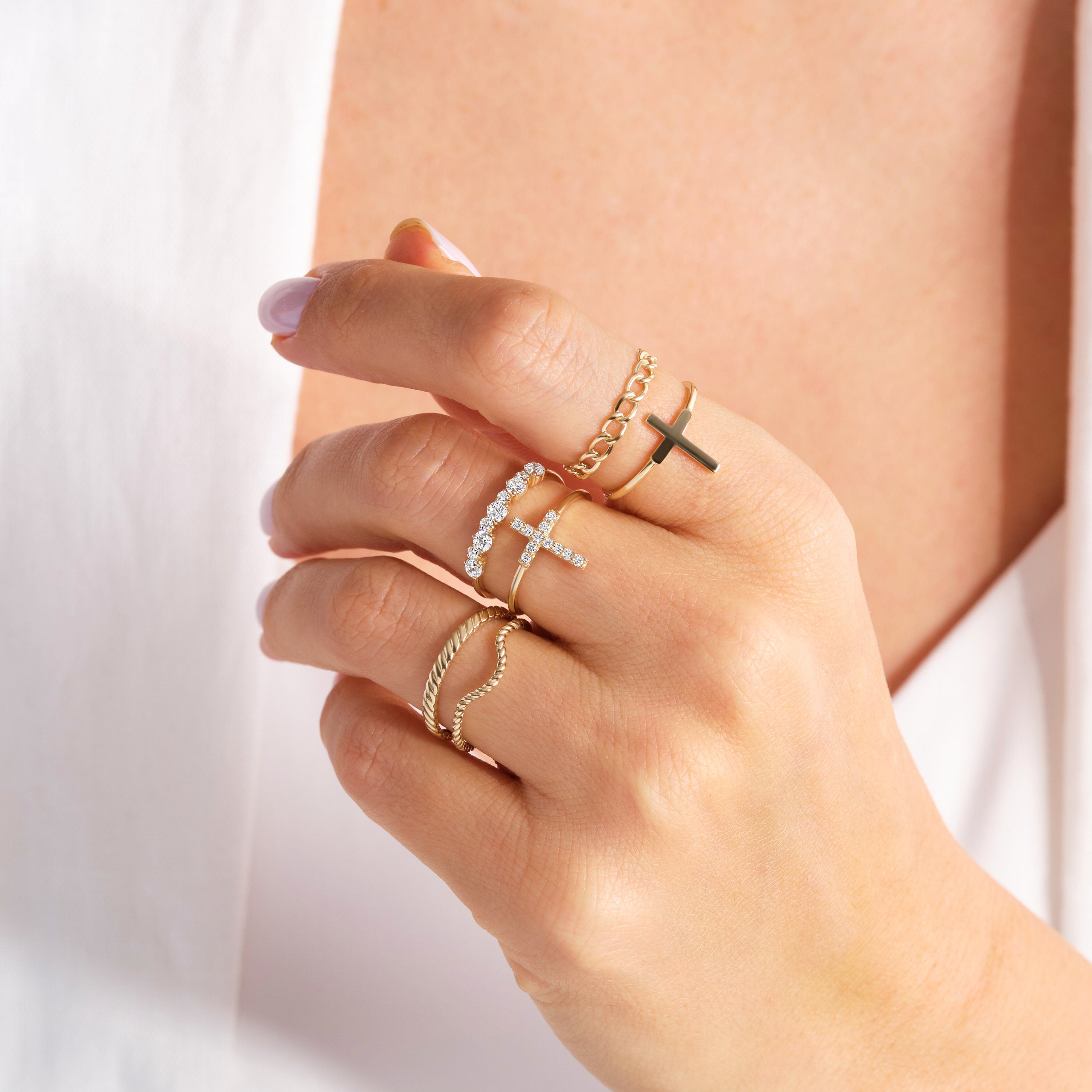 💍 V-Shaped Chevron Wedding Band – 14K Solid Gold

This elegant V-shaped ring features a smooth polished band with a subtle wave silhouette, creating a modern chevron look that pairs beautifully with engagement rings. Its curved wishbone shape makes it perfect for nesting, stacking, or wearing alone as a delicate everyday gold band. ✨