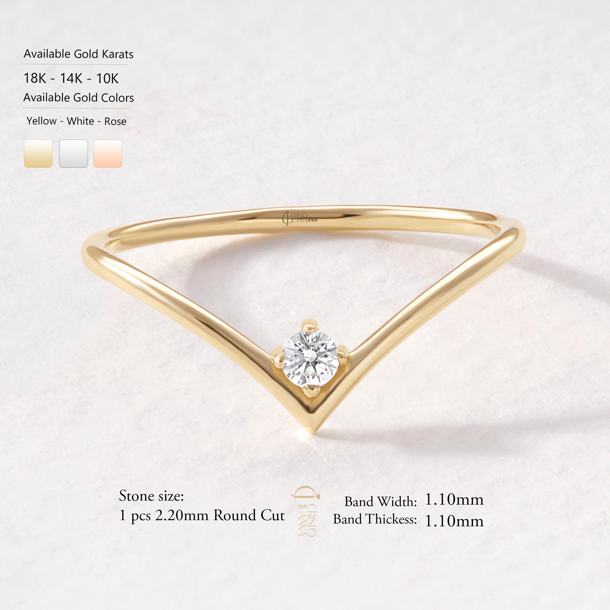 Solo Diamond V Engagement Ring – 14K Solid Gold Chevron Band 💎✨
Elegant and timeless, this Solo Diamond V Engagement Ring combines minimalism with meaning. Crafted in solid 14K gold, it features a single brilliant 2.2 mm round-cut diamond or moissanite, delicately placed at the center of a V-shaped chevron band — symbolizing harmony, strength, and eternal connection.