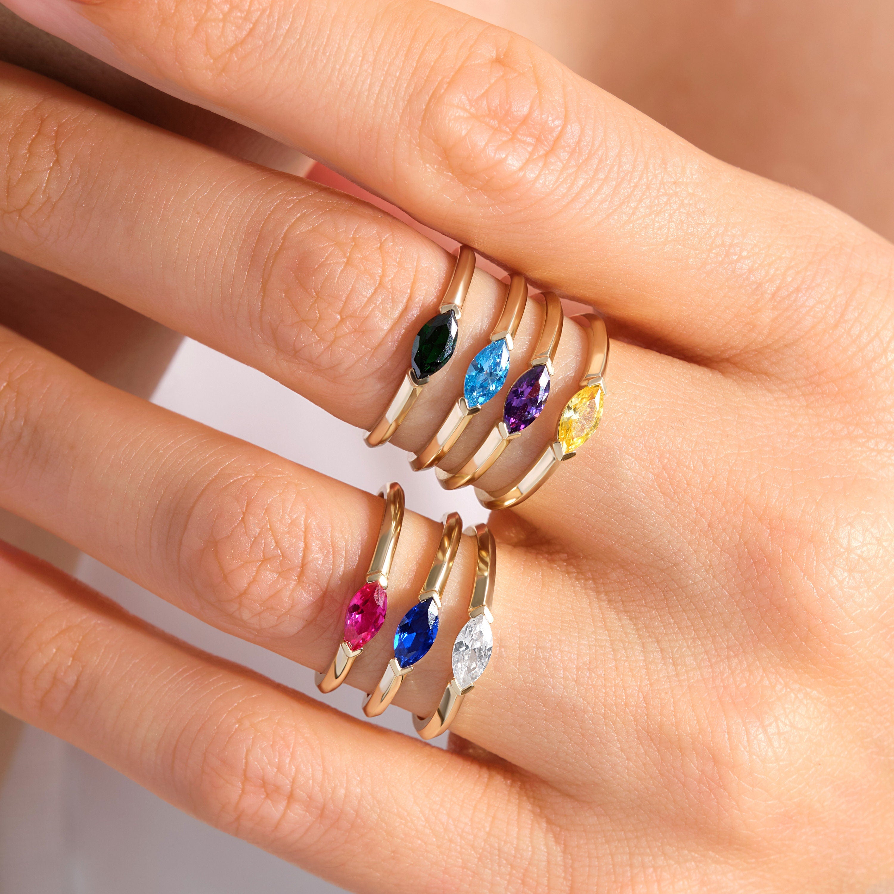 Marquise Sapphire Ring – 10K / 14K / 18K Solid Gold ✨💙
Elegant and timeless, this marquise cut sapphire ring makes the perfect September birthstone jewelry. Its dainty, stackable design is ideal for everyday wear and also a meaningful gift for someone special.