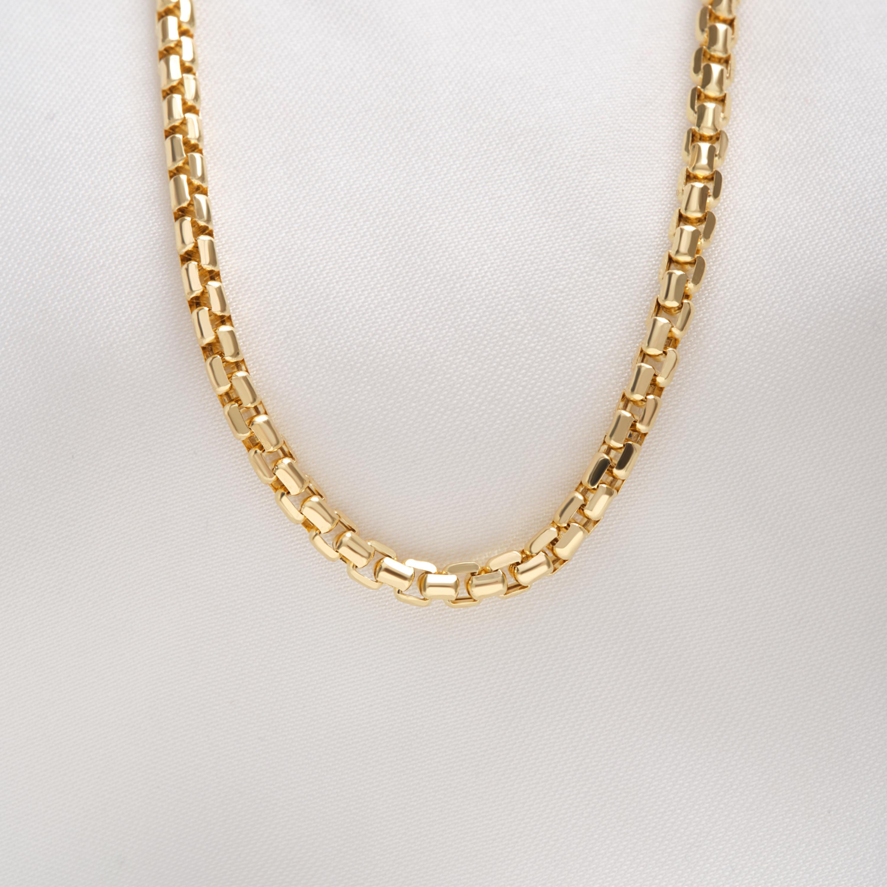 Cable Chain Necklace 14K Solid Gold, 2.5mm Link Pendant Chain, Minimalist Everyday Layering Necklace for Women 💛✨
This 14K solid gold cable chain necklace brings timeless elegance to your everyday style. With its classic round links and 2.5mm width, it's perfect for layering or wearing with your favorite pendant.
