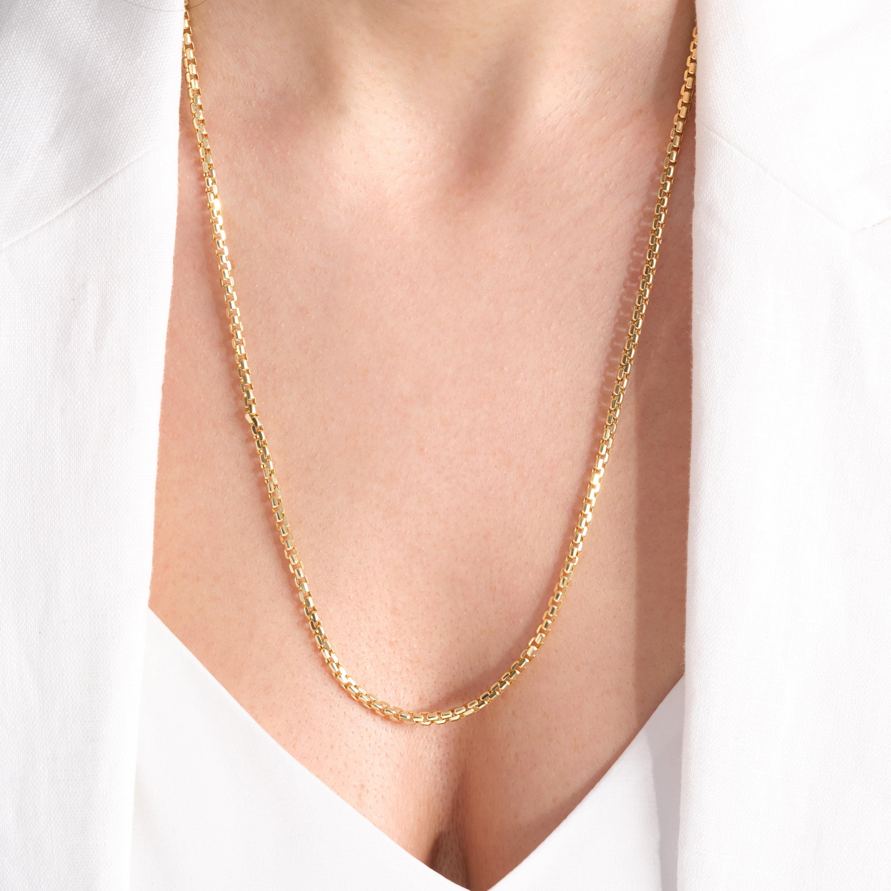 Cable Chain Necklace 14K Solid Gold, 2.5mm Link Pendant Chain, Minimalist Everyday Layering Necklace for Women 💛✨
This 14K solid gold cable chain necklace brings timeless elegance to your everyday style. With its classic round links and 2.5mm width, it's perfect for layering or wearing with your favorite pendant.