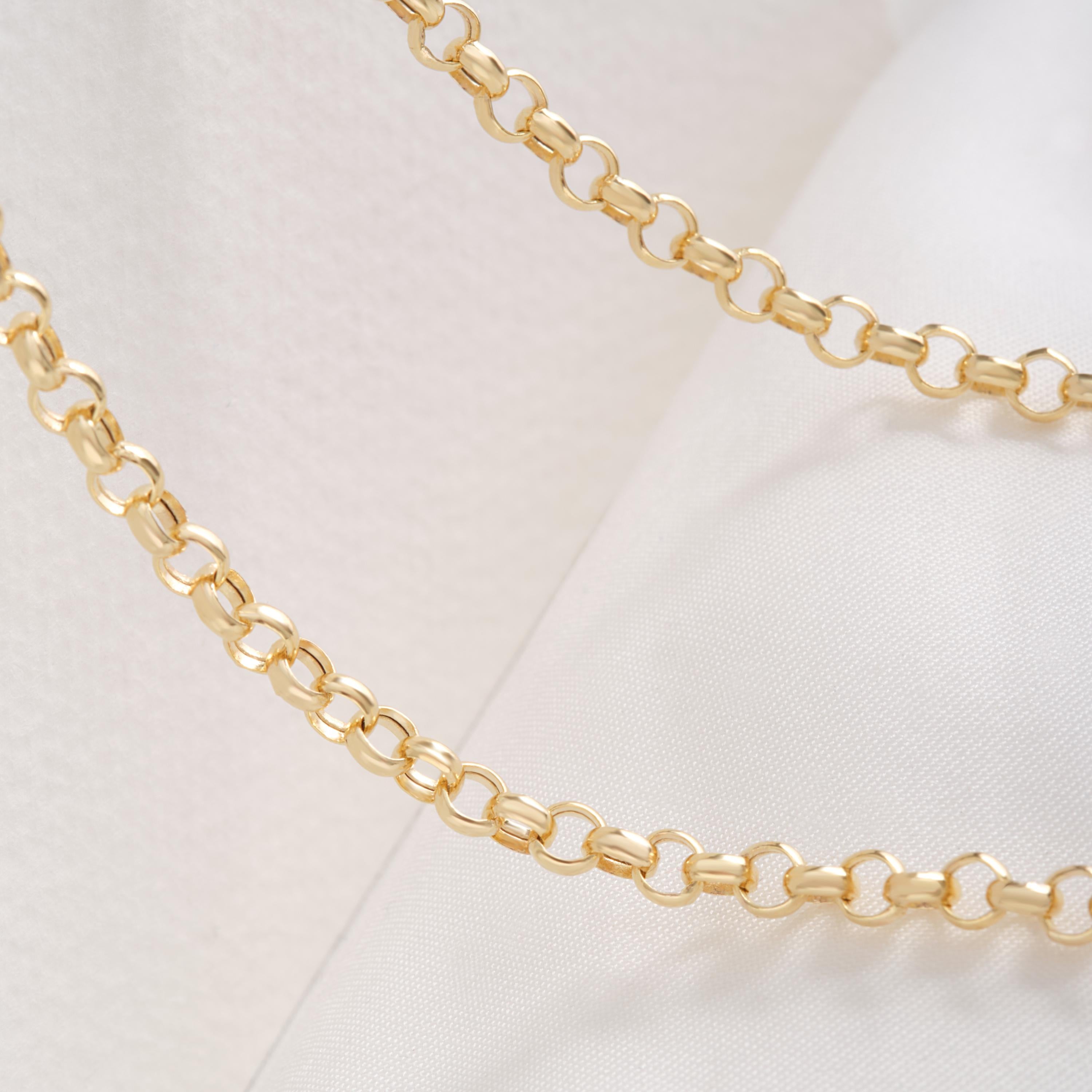 Doc Chain Necklace – 14K Solid Gold ✨💛
Elegant and timeless, this 2.5 mm multilink chain necklace is crafted in solid 14K gold. Perfect for daily wear or layering with your favorite pendants, it offers a sleek and modern look that elevates any outfit. 🌟