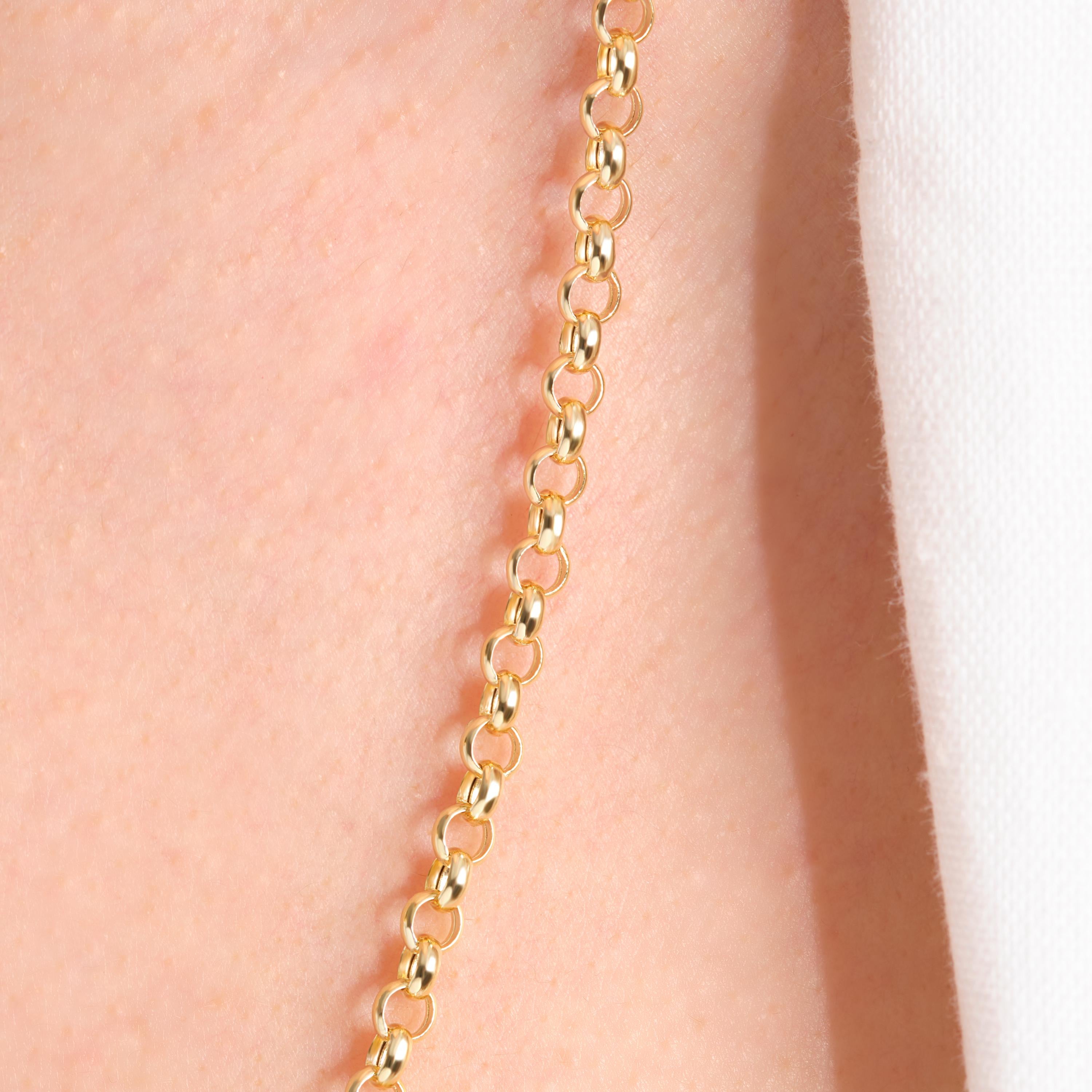 Doc Chain Necklace – 14K Solid Gold ✨💛
Elegant and timeless, this 2.5 mm multilink chain necklace is crafted in solid 14K gold. Perfect for daily wear or layering with your favorite pendants, it offers a sleek and modern look that elevates any outfit. 🌟