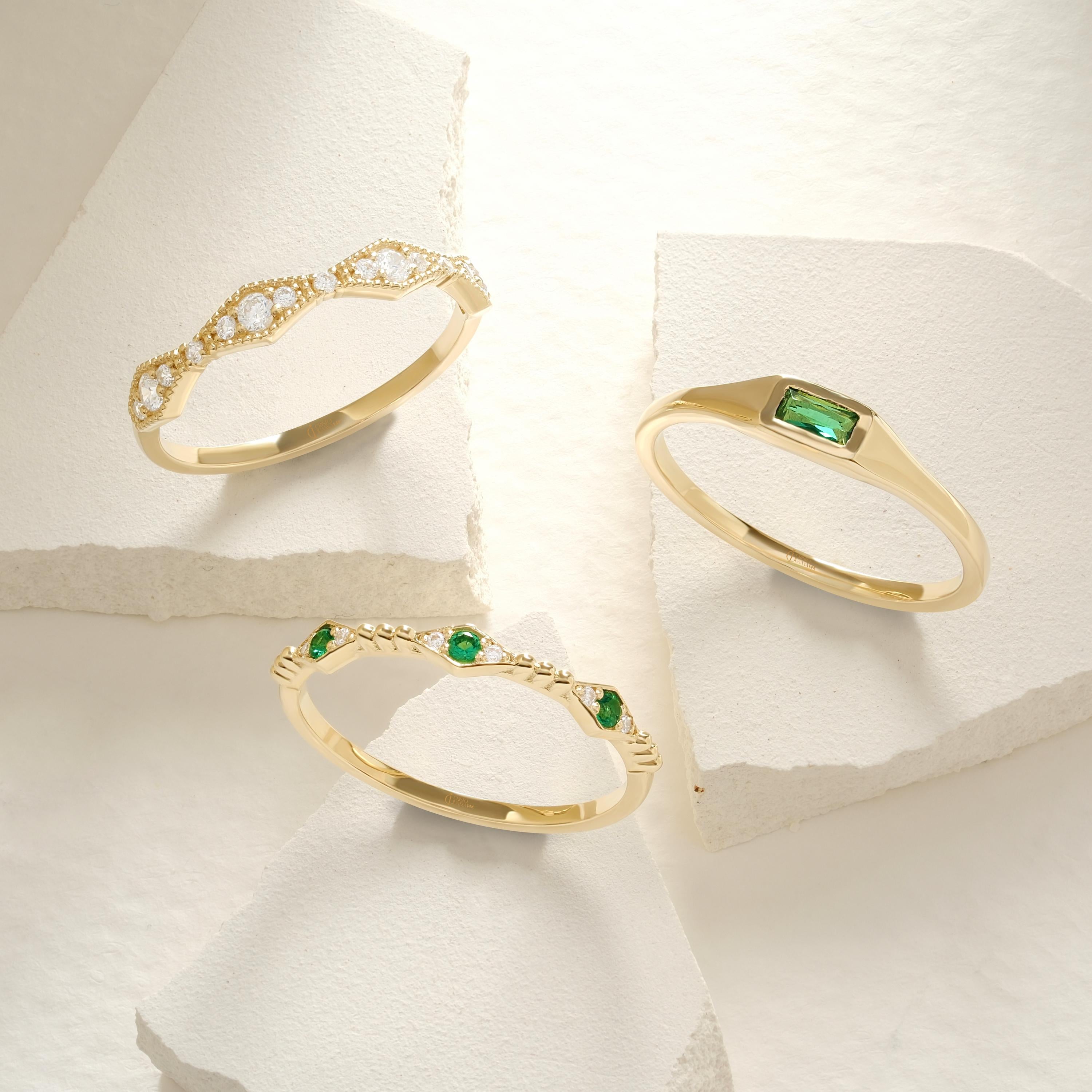 Here is baguette emerald ring 10K 14K 18K solid gold. Our 6x4 mm emerald green ring solo birthstone ring will be perfect gift for her, girlfriend and fiancé! 14k birth stone ring and emerald ring gold can be switched with her birthstone as a 6x4 mm baguette ring. Are you looking for bezel setting ring and 14k birth month ring, here is the alternating emerald ring and 10k 18k green ring for yourself. Discover our alternating emerald ring as a summer birthday gift.