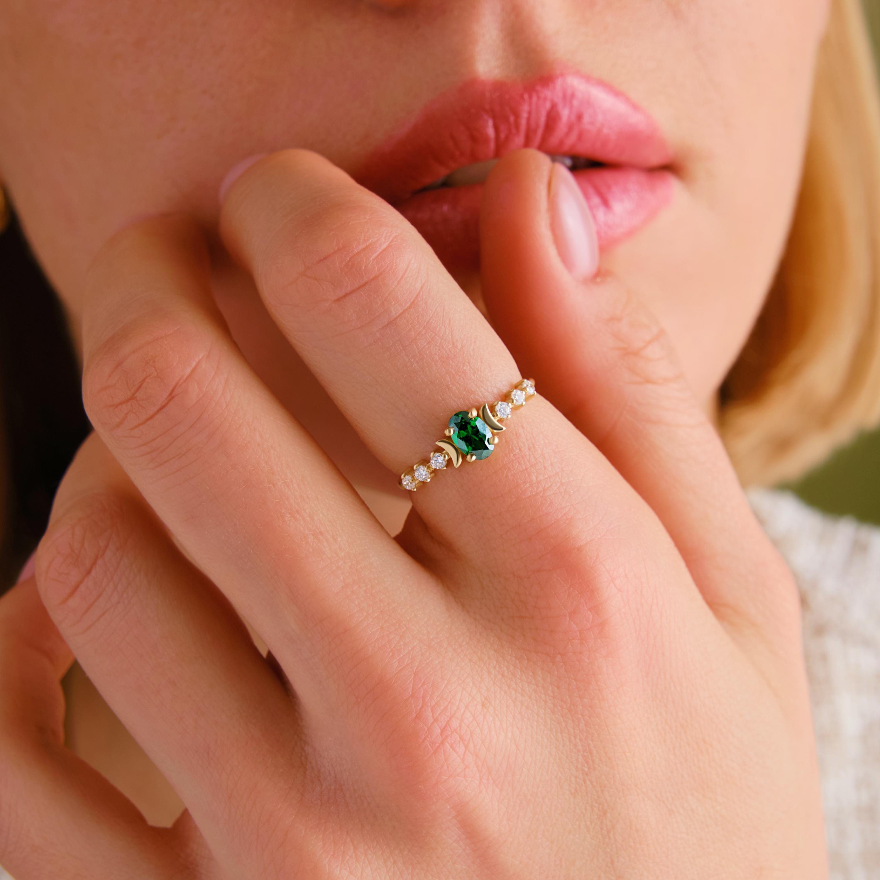 Here is emerald green ring sun and side moon diamond band. Our 18K birth stone engagement ring moon phase band with diamond will be perfect summer gift ring 18K for her, mother or wife! We can create 18K birth stone ring can be switched with her birthstone. Are you looking for emerald diamond ring and sun side moon ring, here is the 14K moon phase band and moon of my life 14K ring. Discover our nature inspired ring and solitaire ring 10K as a summer gift ring 18K.