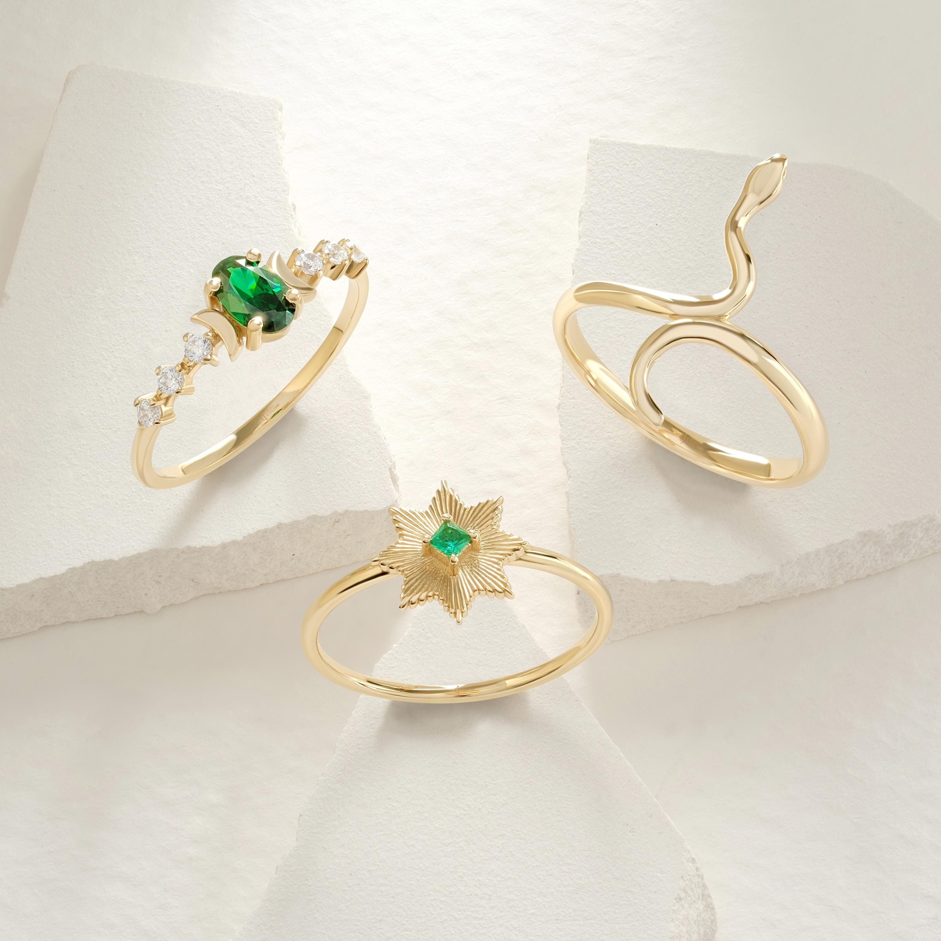 Here is emerald green ring sun and side moon diamond band. Our 18K birth stone engagement ring moon phase band with diamond will be perfect summer gift ring 18K for her, mother or wife! We can create 18K birth stone ring can be switched with her birthstone. Are you looking for emerald diamond ring and sun side moon ring, here is the 14K moon phase band and moon of my life 14K ring. Discover our nature inspired ring and solitaire ring 10K as a summer gift ring 18K.