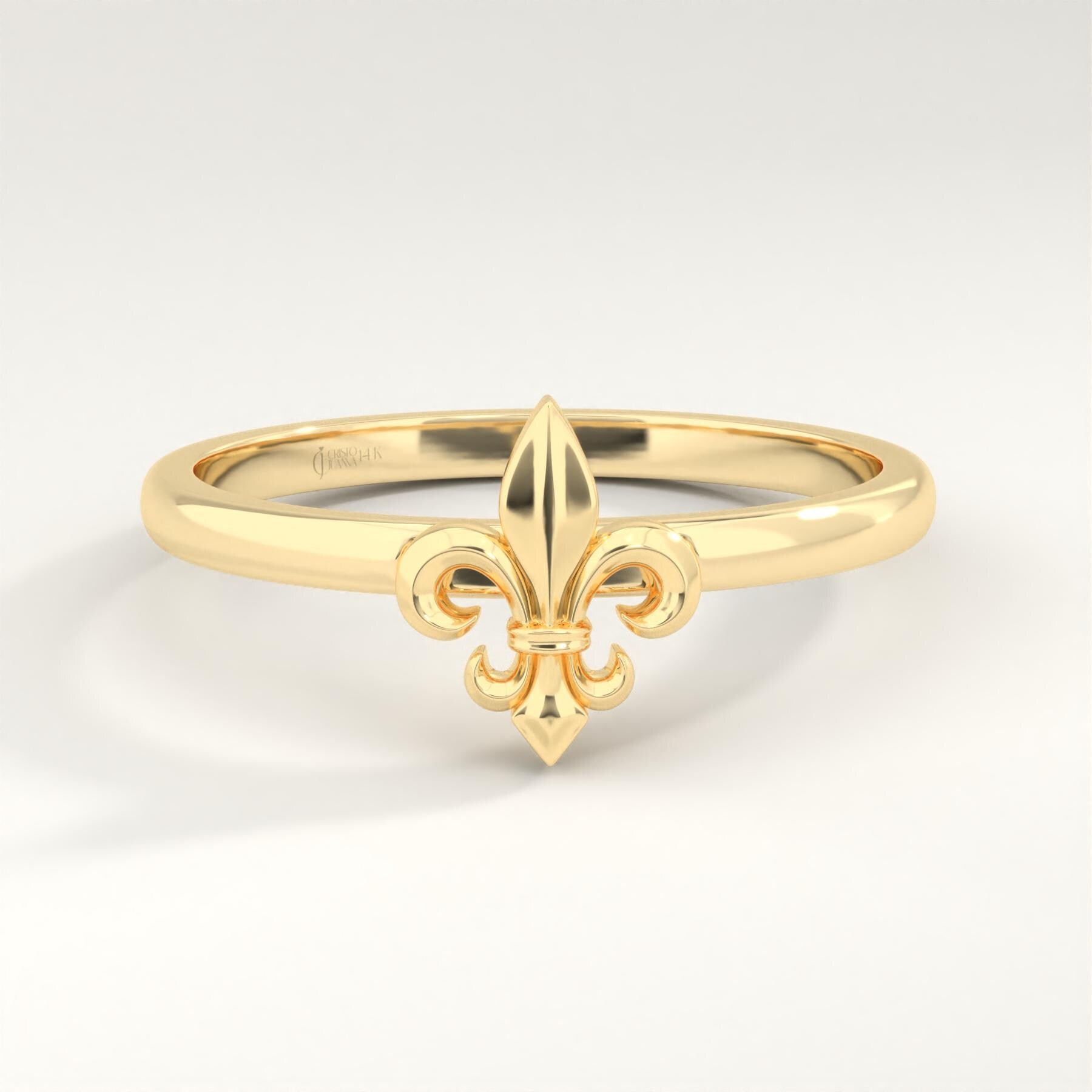 ⚜️ Two Tone Fleur De Lis Ring – 14K Solid Gold Vintage Band 💛
Symbolizing nobility and strength, this handcrafted Fleur-de-lis ring is a unique blend of antique charm and minimalist elegance. Its two-tone finish makes it a perfect keepsake for both women and men – ideal for daily wear, meaningful gifts, or even bold personal statements.