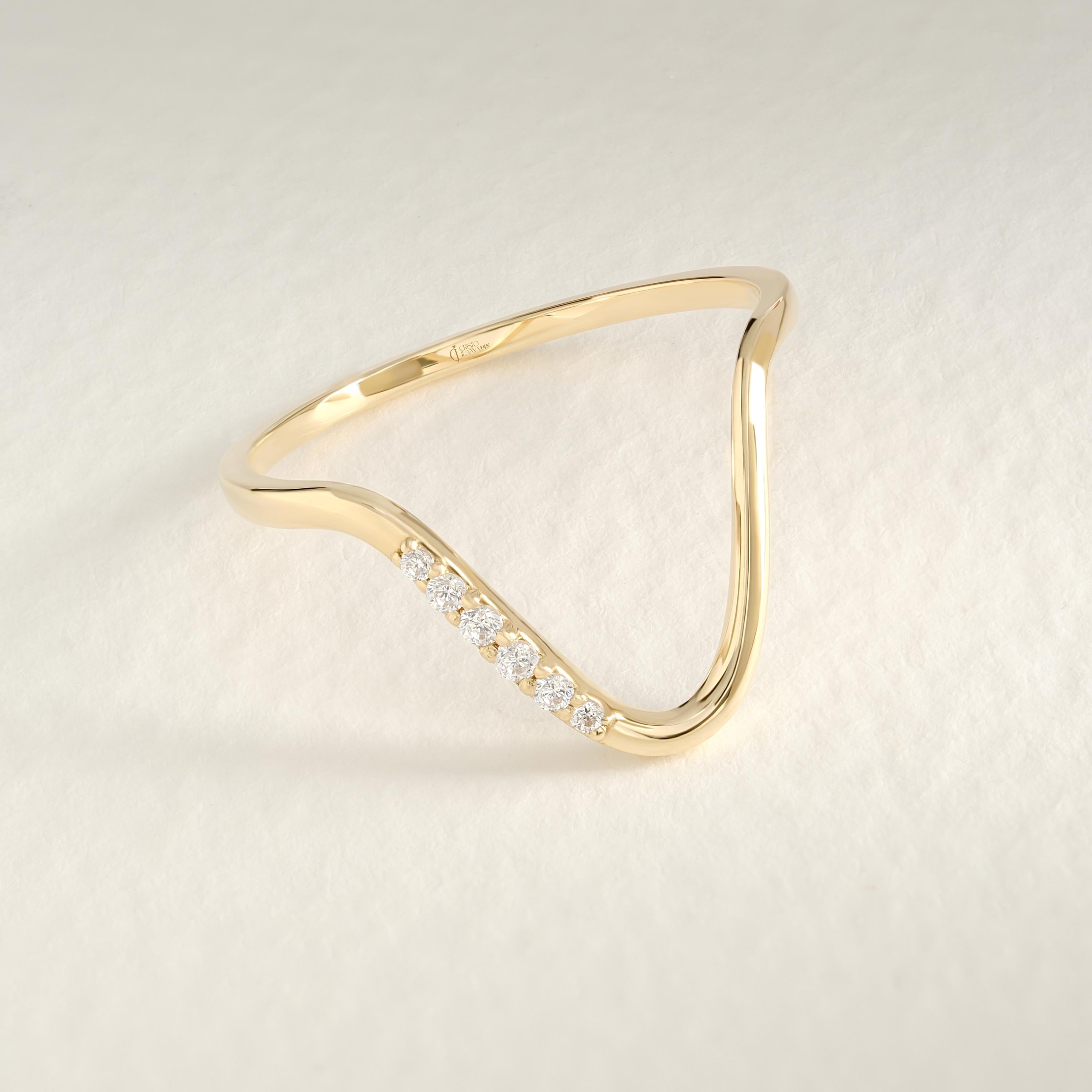 Vanki Diamond Wave Ring 💎 10K / 14K / 18K Solid Gold – Deep V Chevron Moissanite Band
Make a statement with this elegant deep V ring featuring a rhythmic wave of sparkling diamonds or moissanites. Perfectly contoured to nest with engagement rings or worn solo for a minimalist sparkle.