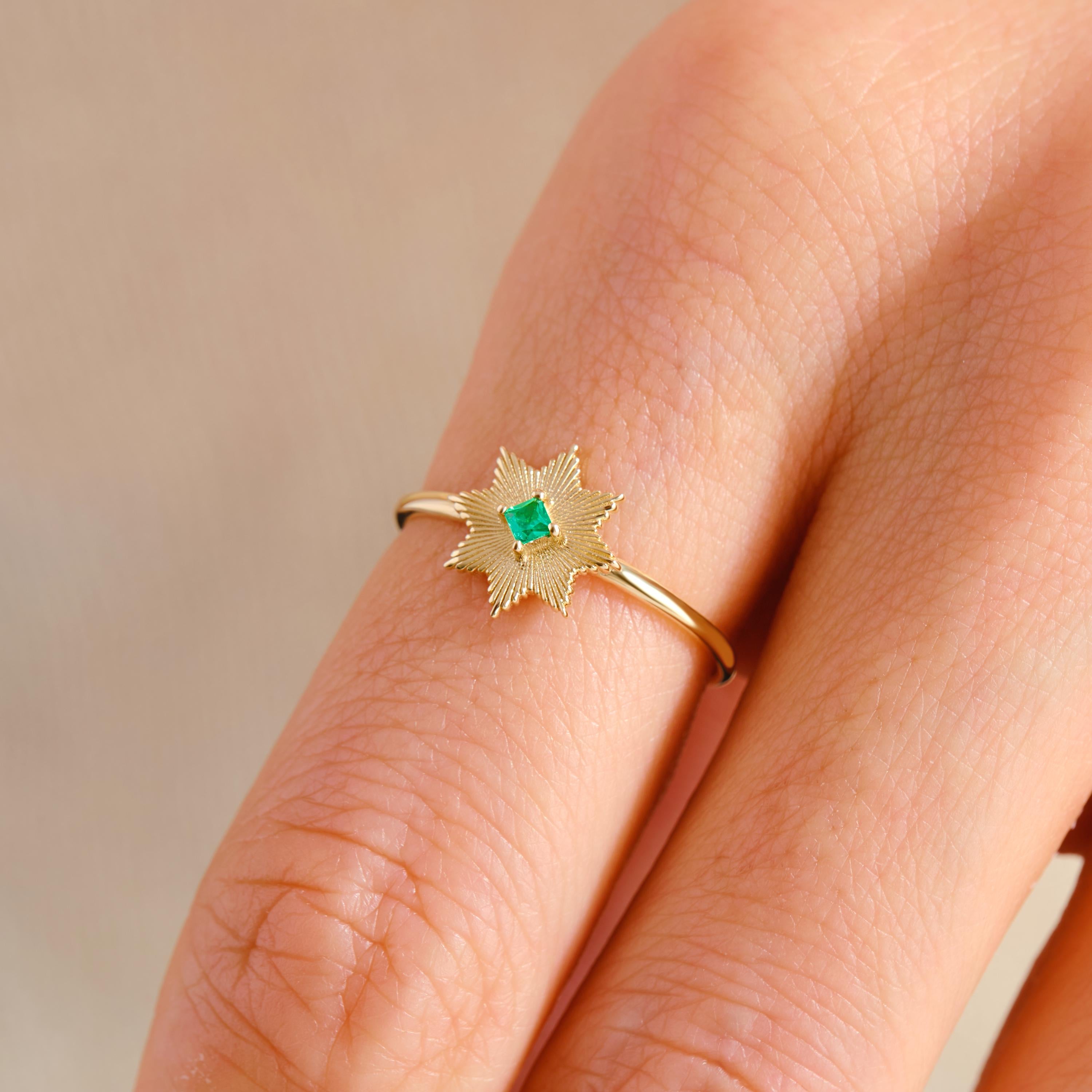 Square Emerald Ring | North Star Shape Band | Vintage Style 14K Gold | Princess Cut Green Birthstone Ring for Her
✨ A dainty and meaningful design! This square emerald ring features a sparkling North Star motif with a vibrant princess-cut emerald, making it a standout piece for everyday wear or a thoughtful gift 🌟💚