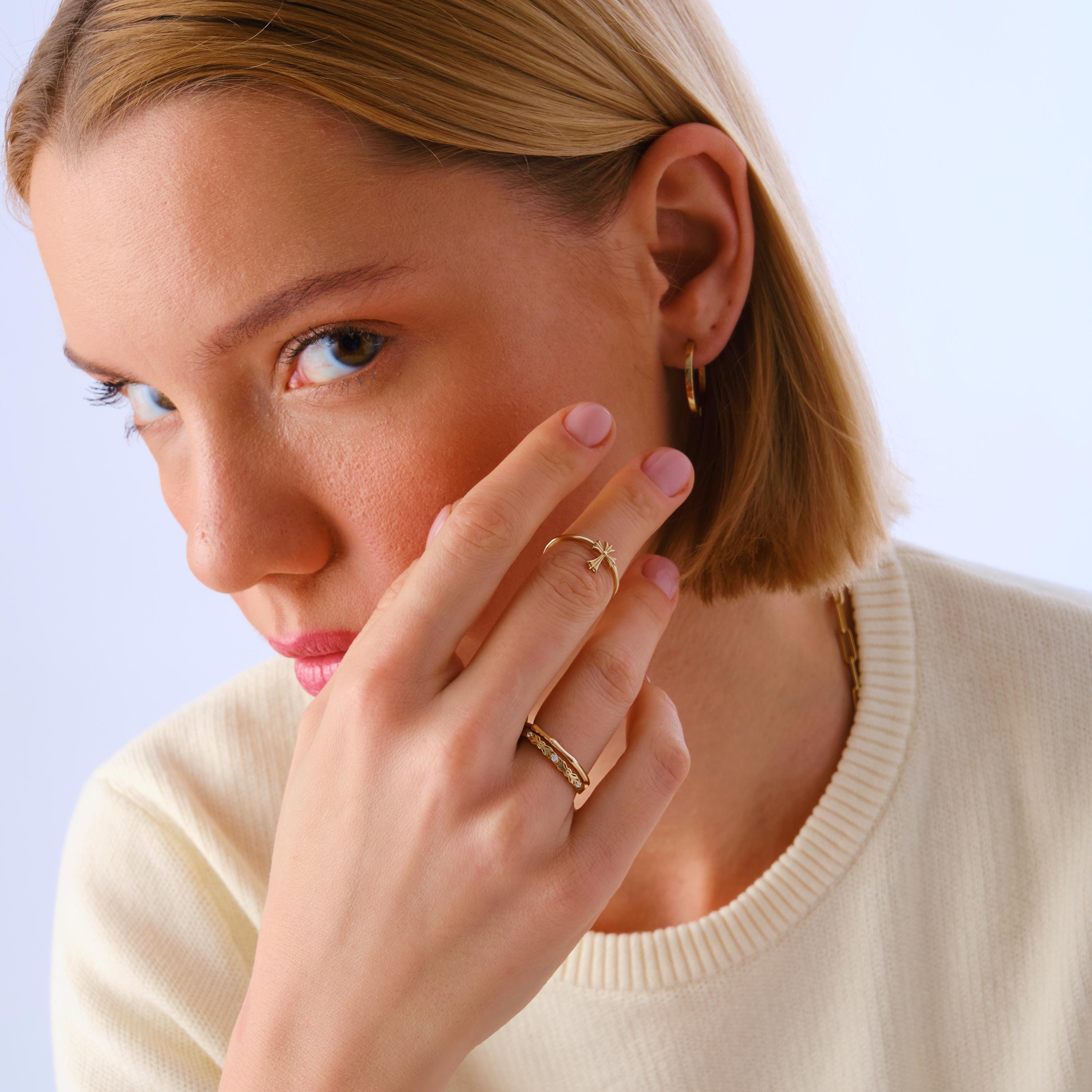 Rosary Cross Ring – 14K Solid Gold Vertical Faith Band 💛✝️
This dainty rosary-inspired cross ring is a graceful symbol of faith and devotion. Crafted in 14K solid gold, it's the perfect piece for everyday wear, religious milestones, or meaningful Christian gifts for women.