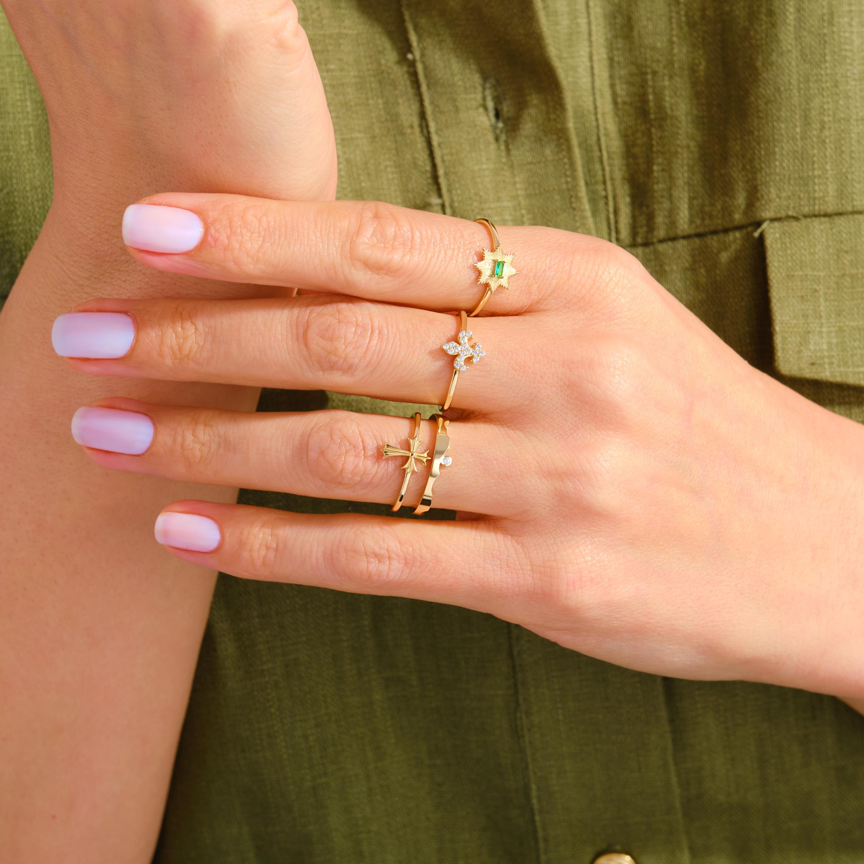 Rosary Cross Ring – 14K Solid Gold Vertical Faith Band 💛✝️
This dainty rosary-inspired cross ring is a graceful symbol of faith and devotion. Crafted in 14K solid gold, it's the perfect piece for everyday wear, religious milestones, or meaningful Christian gifts for women.