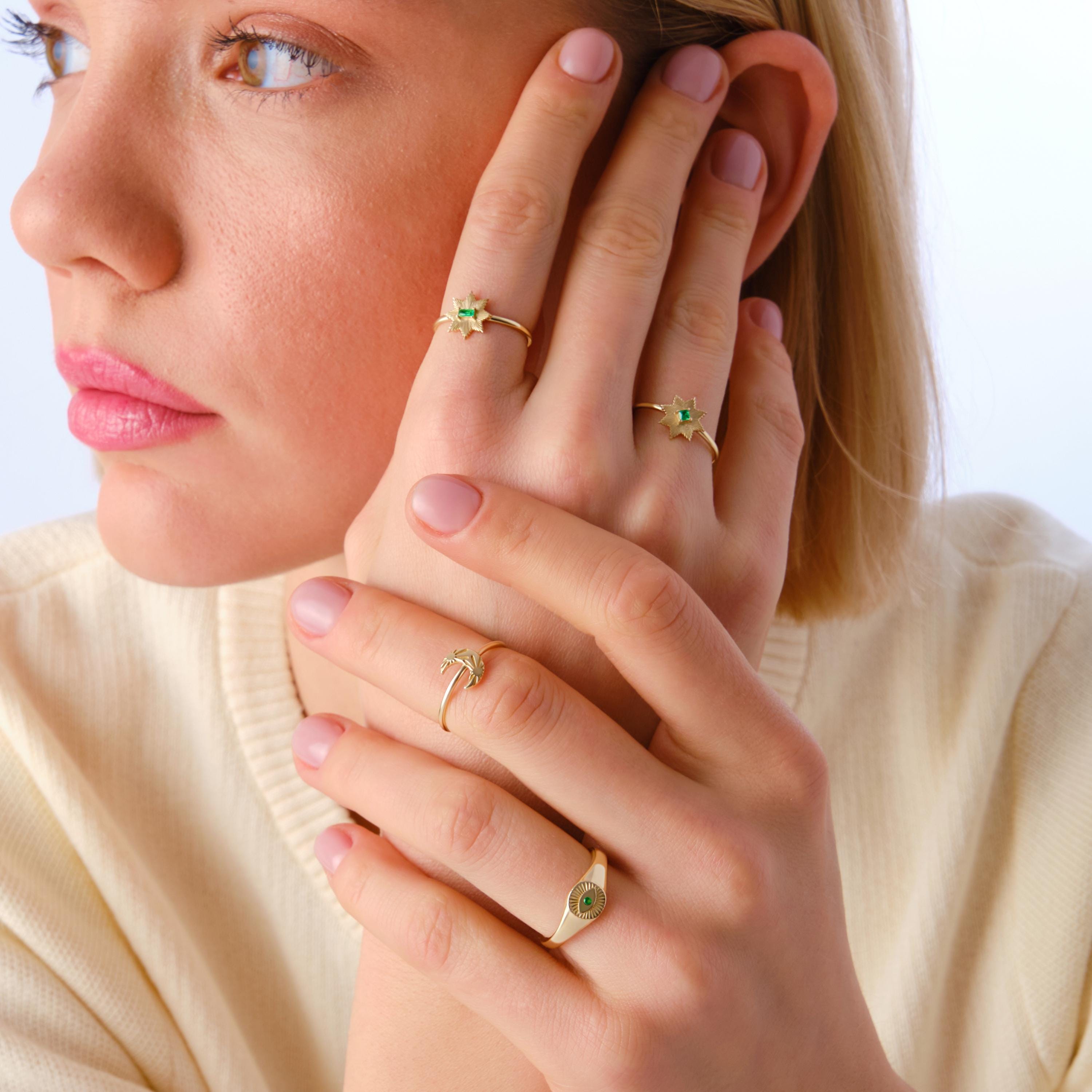 Square Emerald Ring | North Star Shape Band | Vintage Style 14K Gold | Princess Cut Green Birthstone Ring for Her
✨ A dainty and meaningful design! This square emerald ring features a sparkling North Star motif with a vibrant princess-cut emerald, making it a standout piece for everyday wear or a thoughtful gift 🌟💚