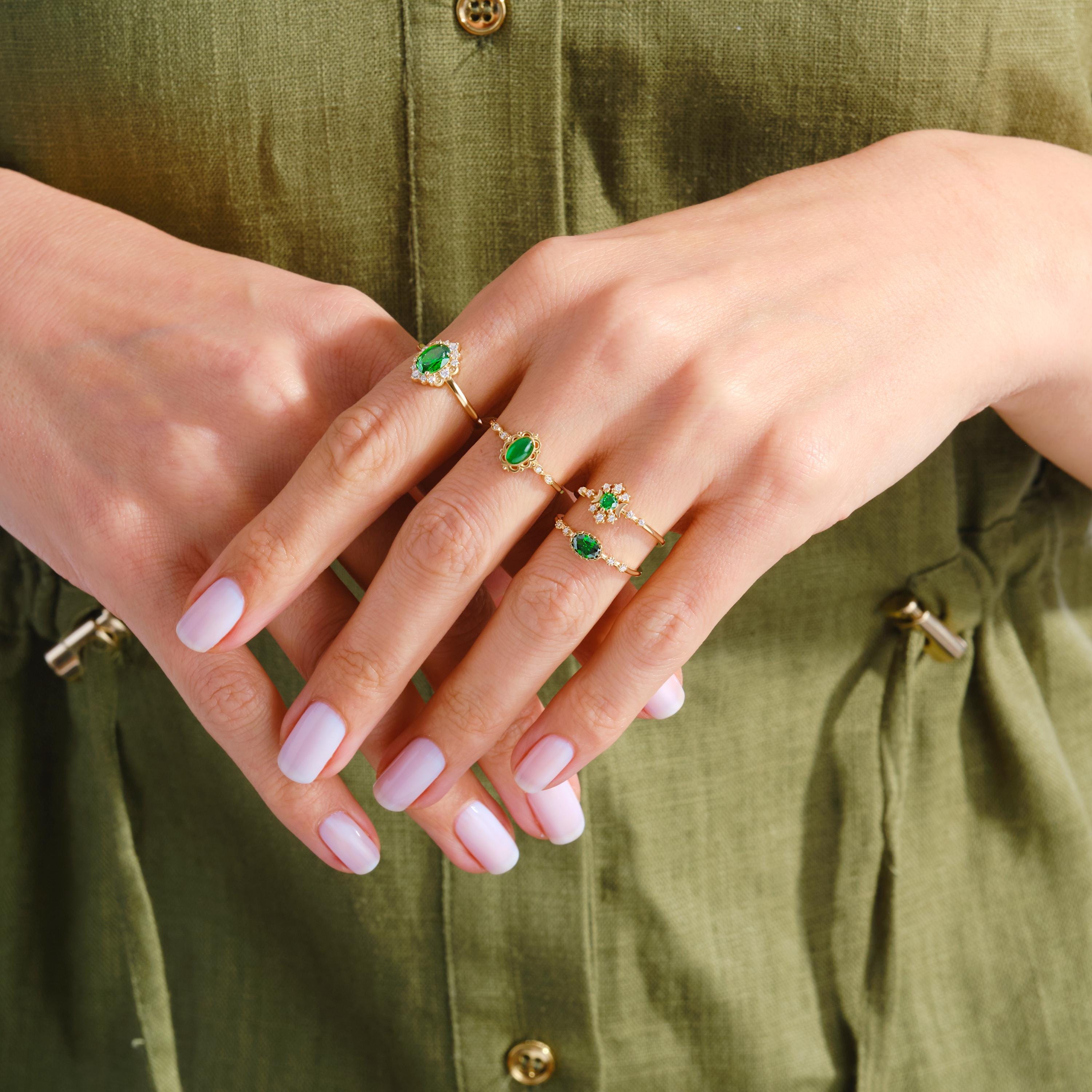 Art Deco Emerald Engagement Ring – 14K Solid Gold Filigree Wedding Band 💚✨
This stunning Art Deco Emerald Ring embodies timeless sophistication and handcrafted artistry. Featuring a vivid oval-cut emerald framed by sparkling side diamonds, the intricate filigree band showcases vintage charm with a modern twist. Perfect as a wedding, engagement, or anniversary gift, it’s a symbol of love, strength, and renewal.