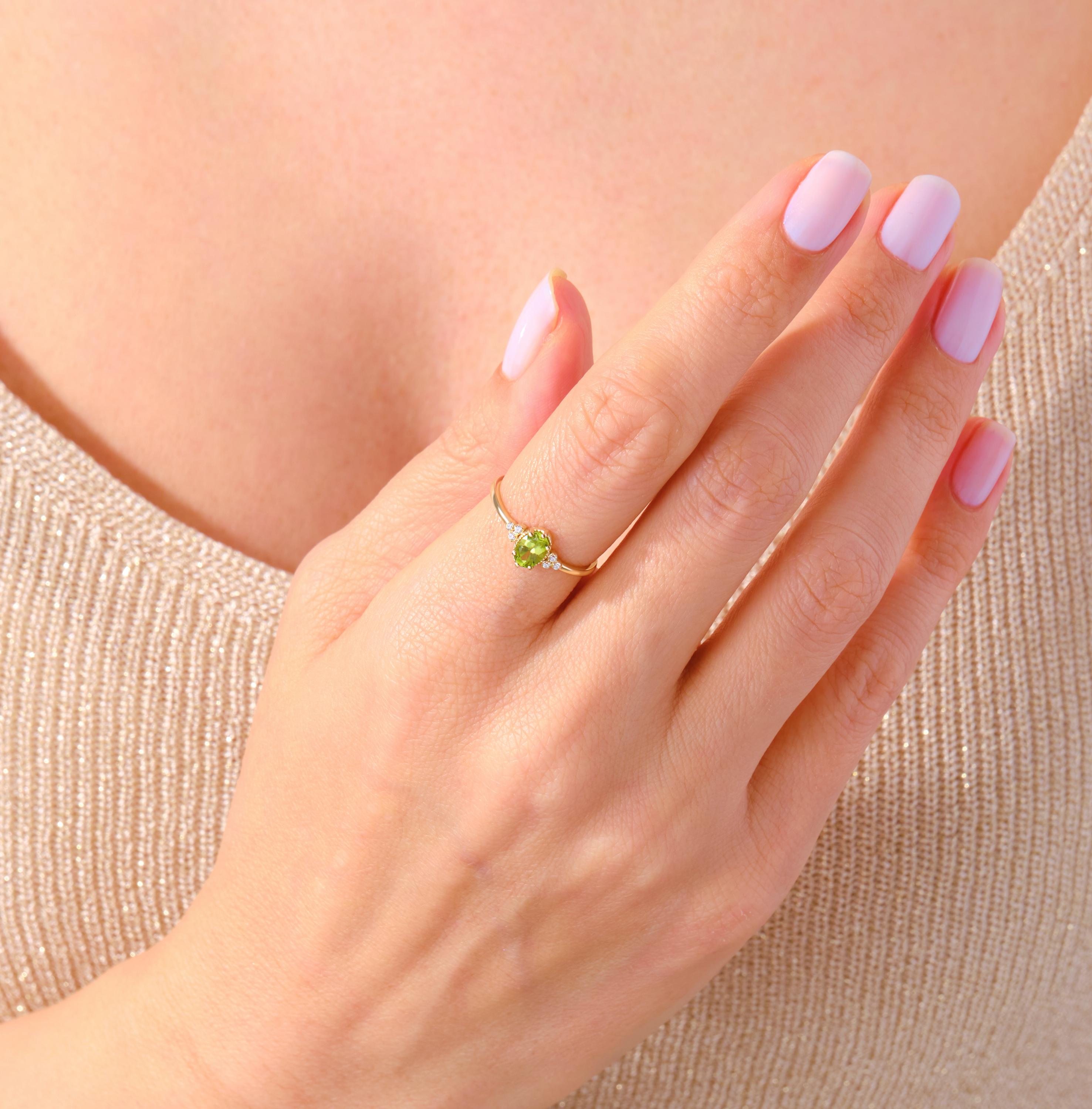 Natural Peridot Engagement Ring – 10K / 14K / 18K Solid Gold ✨💚
Celebrate love with this genuine oval-cut peridot ring, beautifully accented with sparkling side diamonds. Its fresh green glow makes it a unique engagement or wedding ring, perfect for women who adore natural beauty with a vintage touch.
