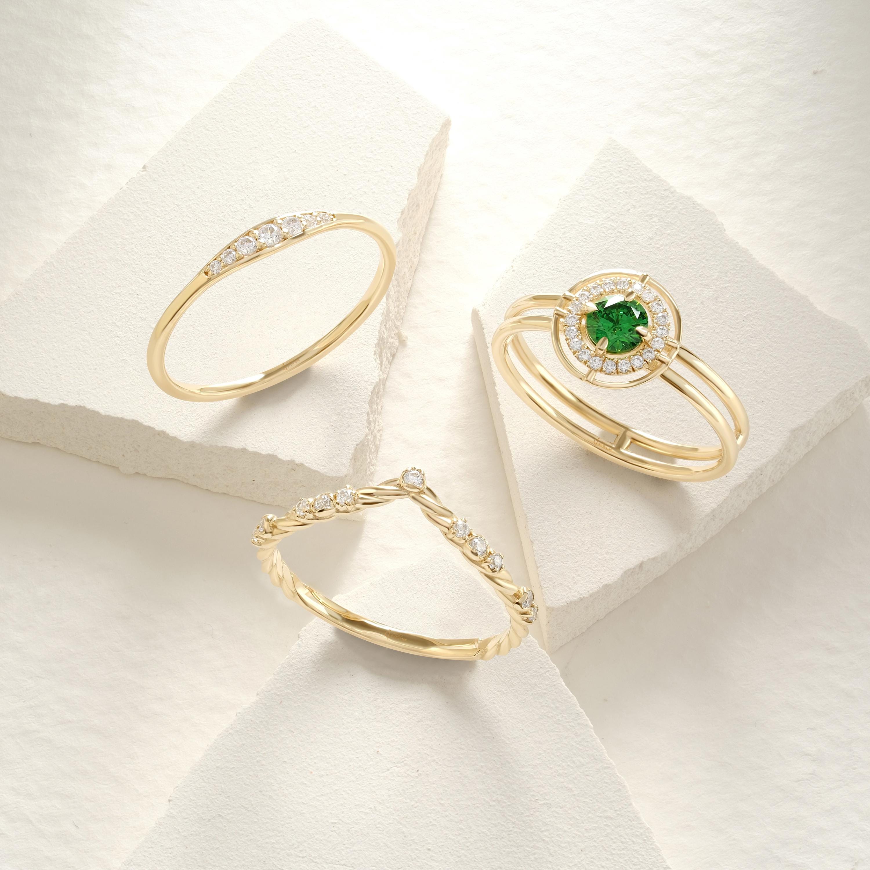 Thin Diamond Band Ring – 10K / 14K / 18K Solid Gold ✨💎
A dainty and minimalist diamond band featuring a flat bar design with sparkling round-cut diamonds. Perfect as an elegant wedding ring, delicate engagement band, or everyday stacking piece. Its slim and timeless style makes it a versatile gift for women who love subtle luxury.