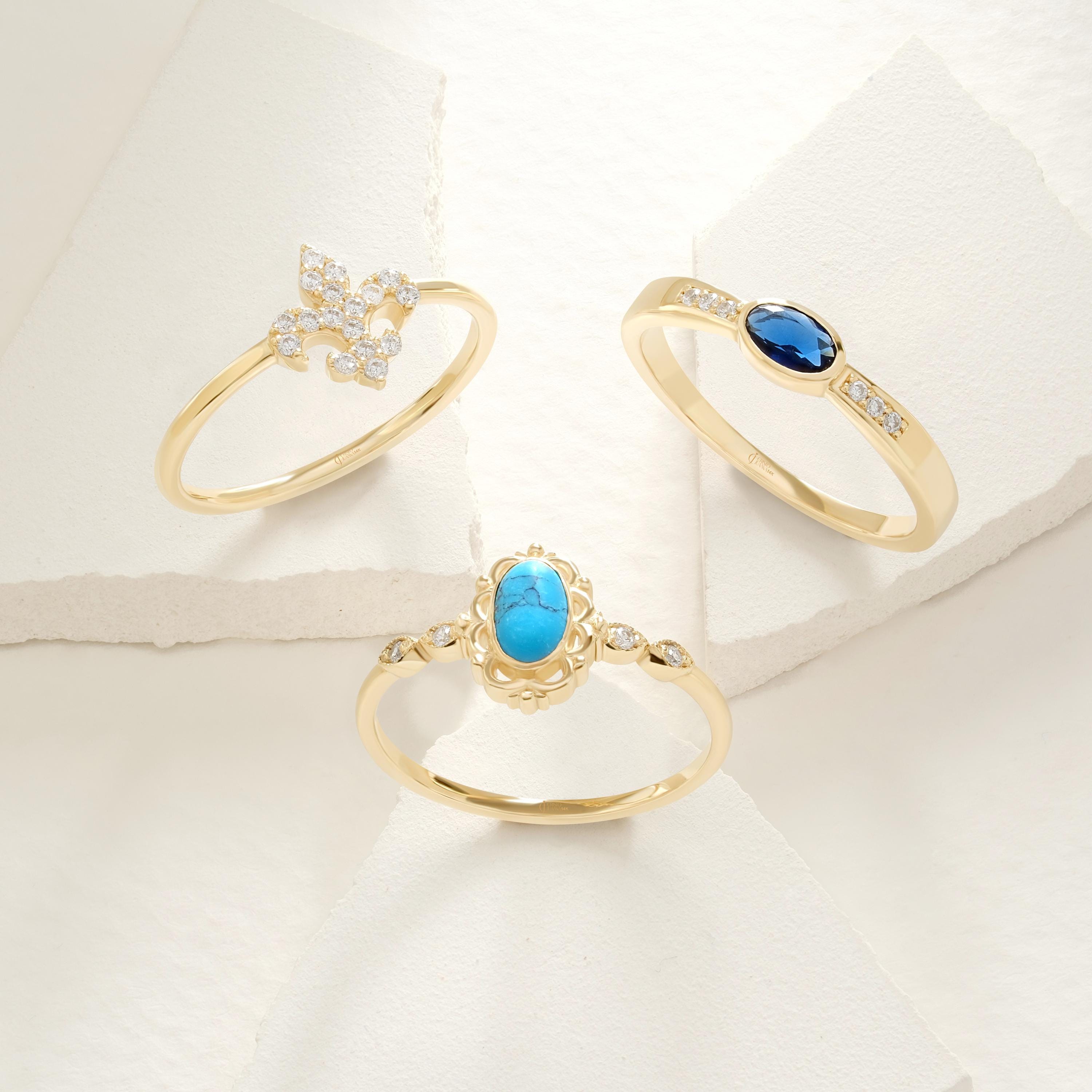 Natural Turquoise Ring – 10K / 14K / 18K Solid Gold 💎🌊
A genuine turquoise engagement and wedding band with sparkling side diamonds. Designed in an Art Deco vintage style, this solid gold ring is perfect for women who love unique and meaningful gemstone jewelry.