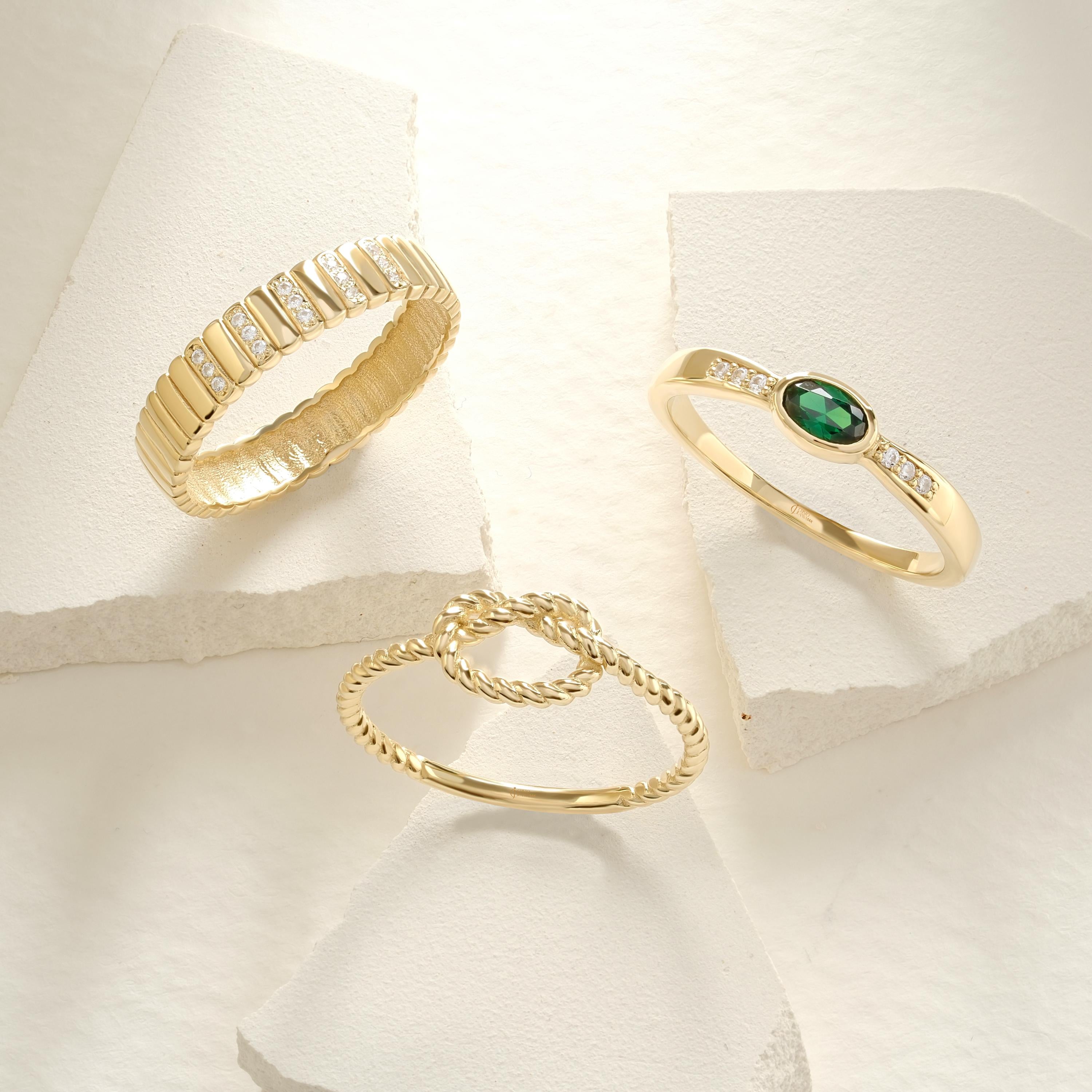 Dainty Twist Knot Ring – Solid Gold Infinity Love Ring ✨💍
A delicate and timeless twist knot design symbolizing love, friendship, and eternity. Perfect as a promise ring, best friend gift, or a meaningful everyday piece. Handcrafted for elegance and durability.