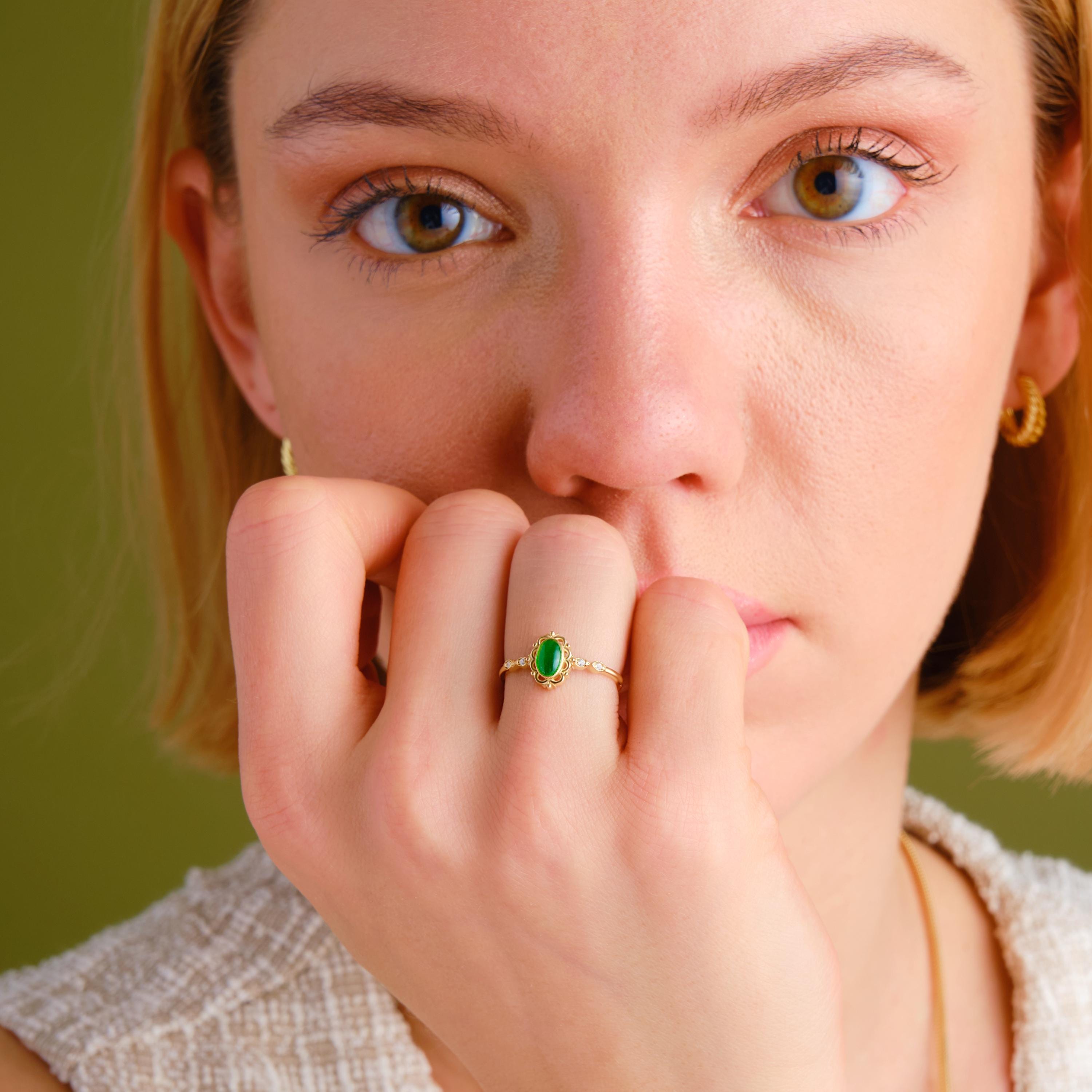 Art Deco Emerald Engagement Ring – 14K Solid Gold Filigree Wedding Band 💚✨
This stunning Art Deco Emerald Ring embodies timeless sophistication and handcrafted artistry. Featuring a vivid oval-cut emerald framed by sparkling side diamonds, the intricate filigree band showcases vintage charm with a modern twist. Perfect as a wedding, engagement, or anniversary gift, it’s a symbol of love, strength, and renewal.